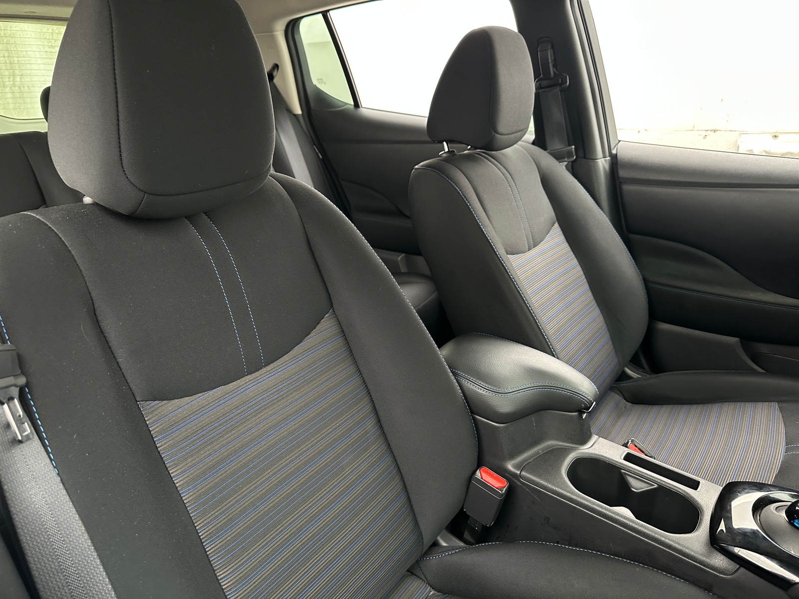 Thumbnail: 2022 Nissan Leaf - 2