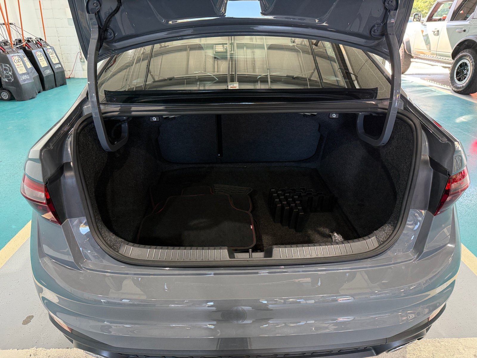 Thumbnail: 2022 Volkswagen Jetta - 6