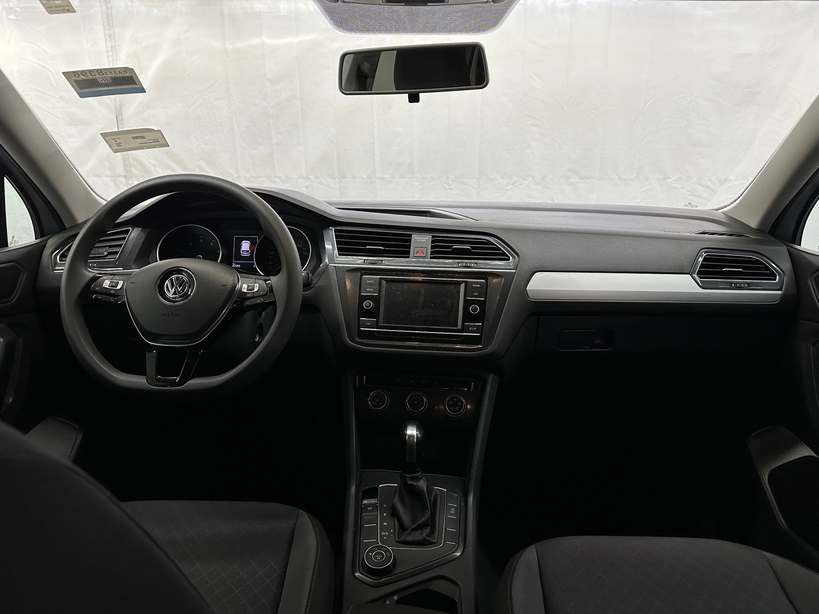 Thumbnail: 2019 Volkswagen Tiguan - 3