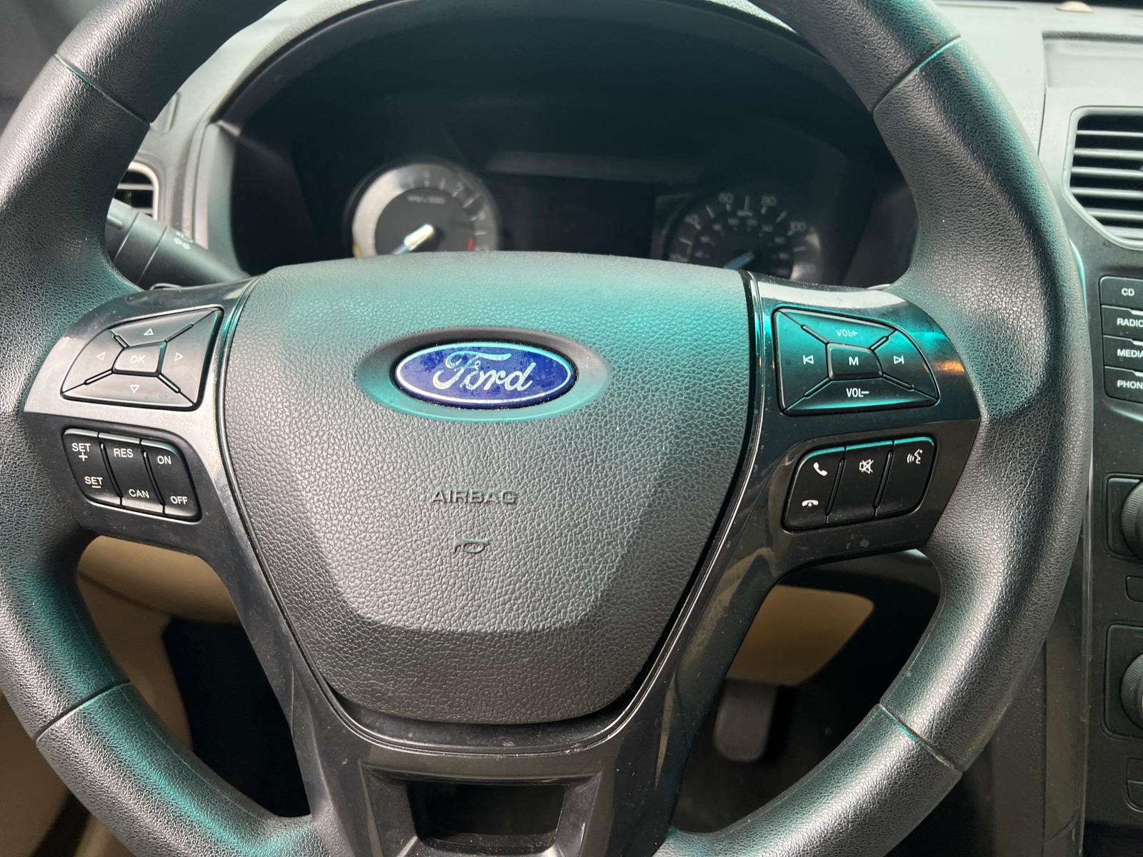 Thumbnail: 2016 Ford Explorer - 5