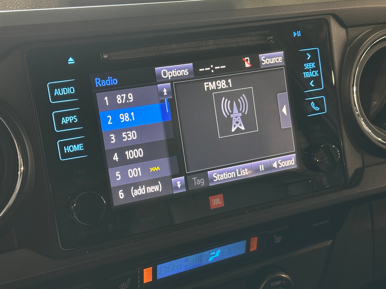 Thumbnail: 2019 Toyota Tacoma - 4