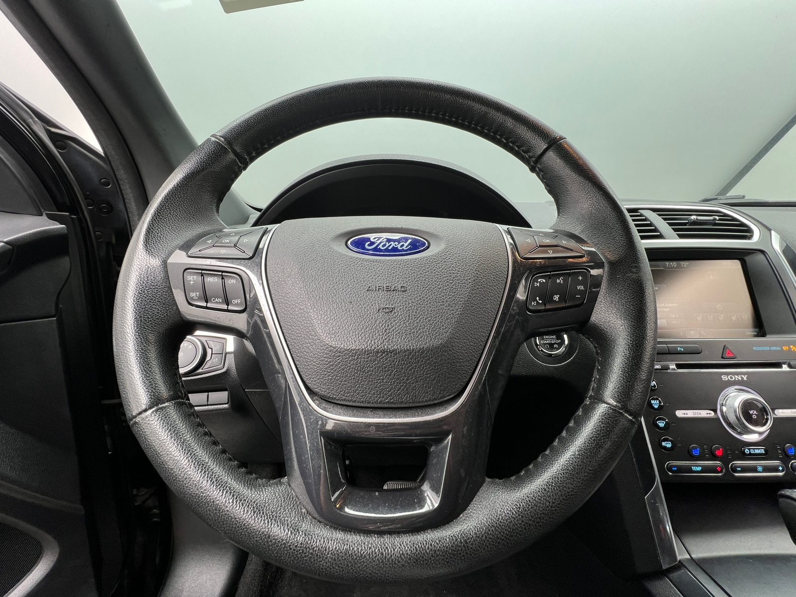 Thumbnail: 2016 Ford Explorer - 4