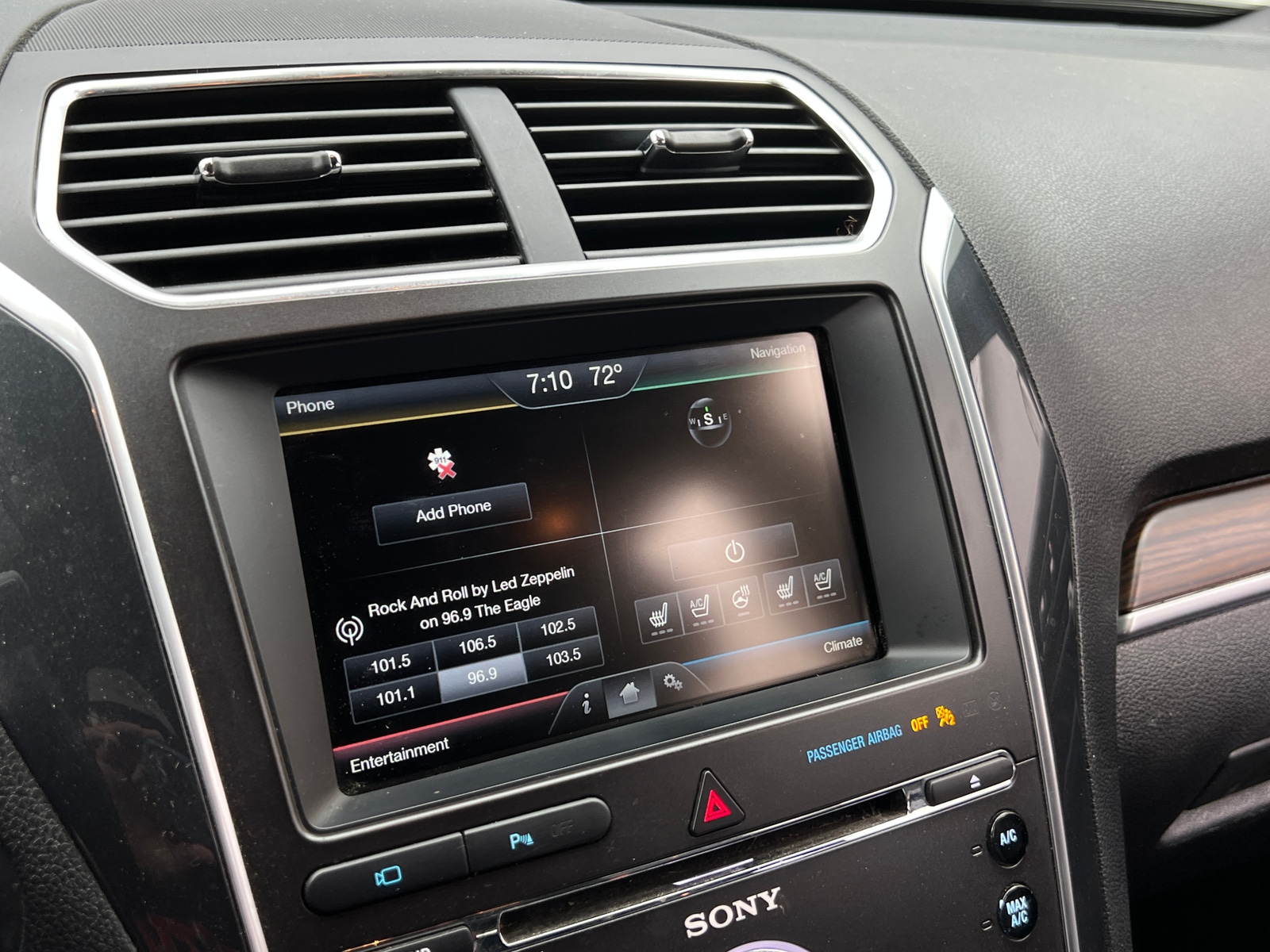 Thumbnail: 2016 Ford Explorer - 3
