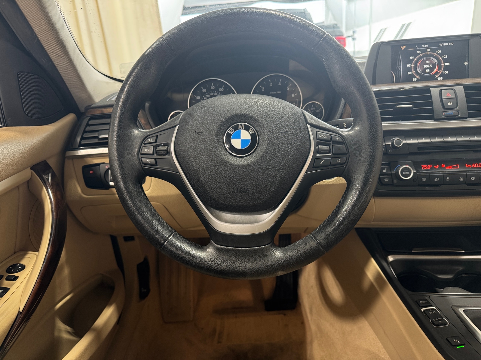 Thumbnail: 2015 BMW 3 Series - 4