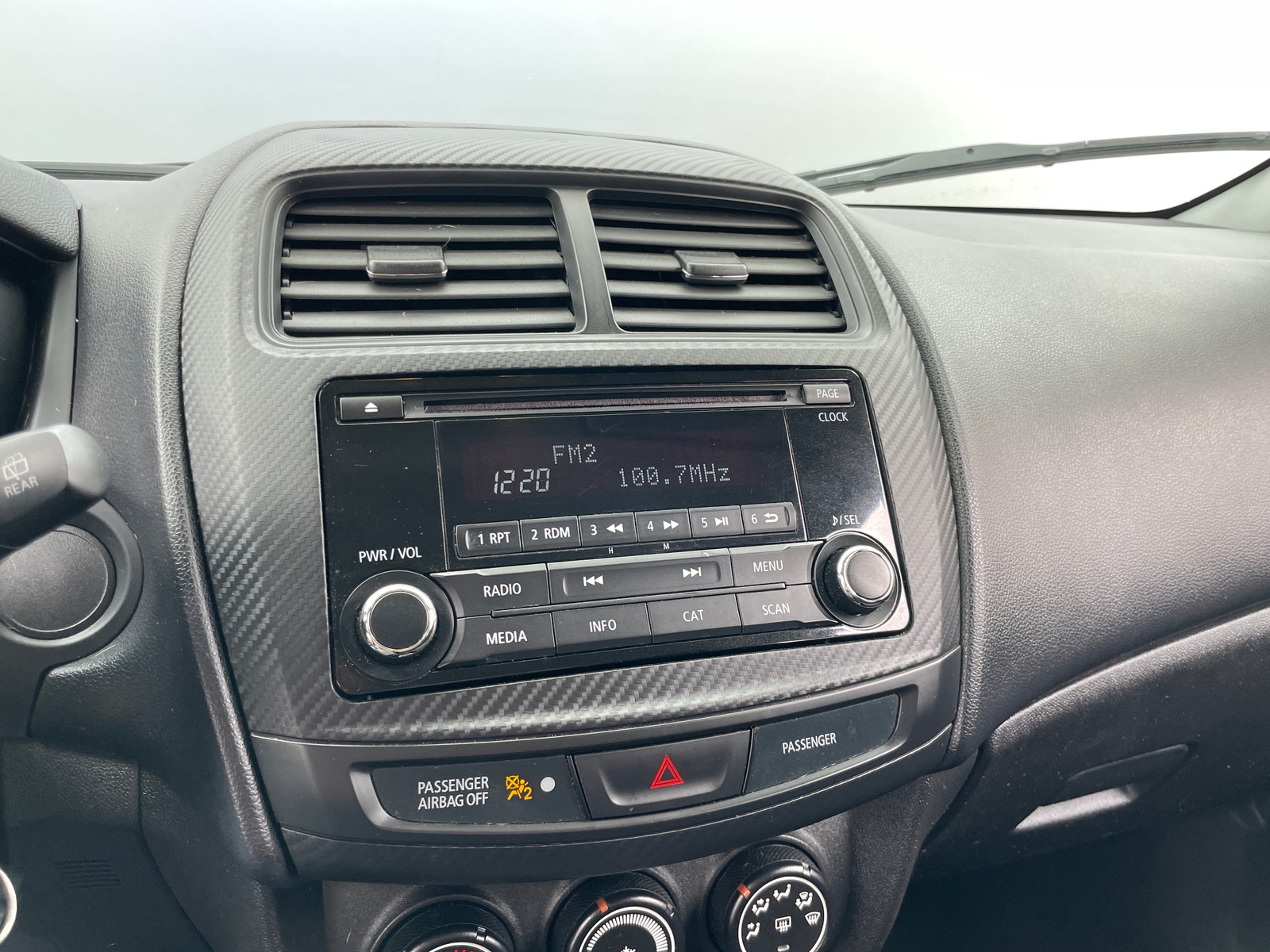 Thumbnail: 2015 Mitsubishi Outlander Sport - 4