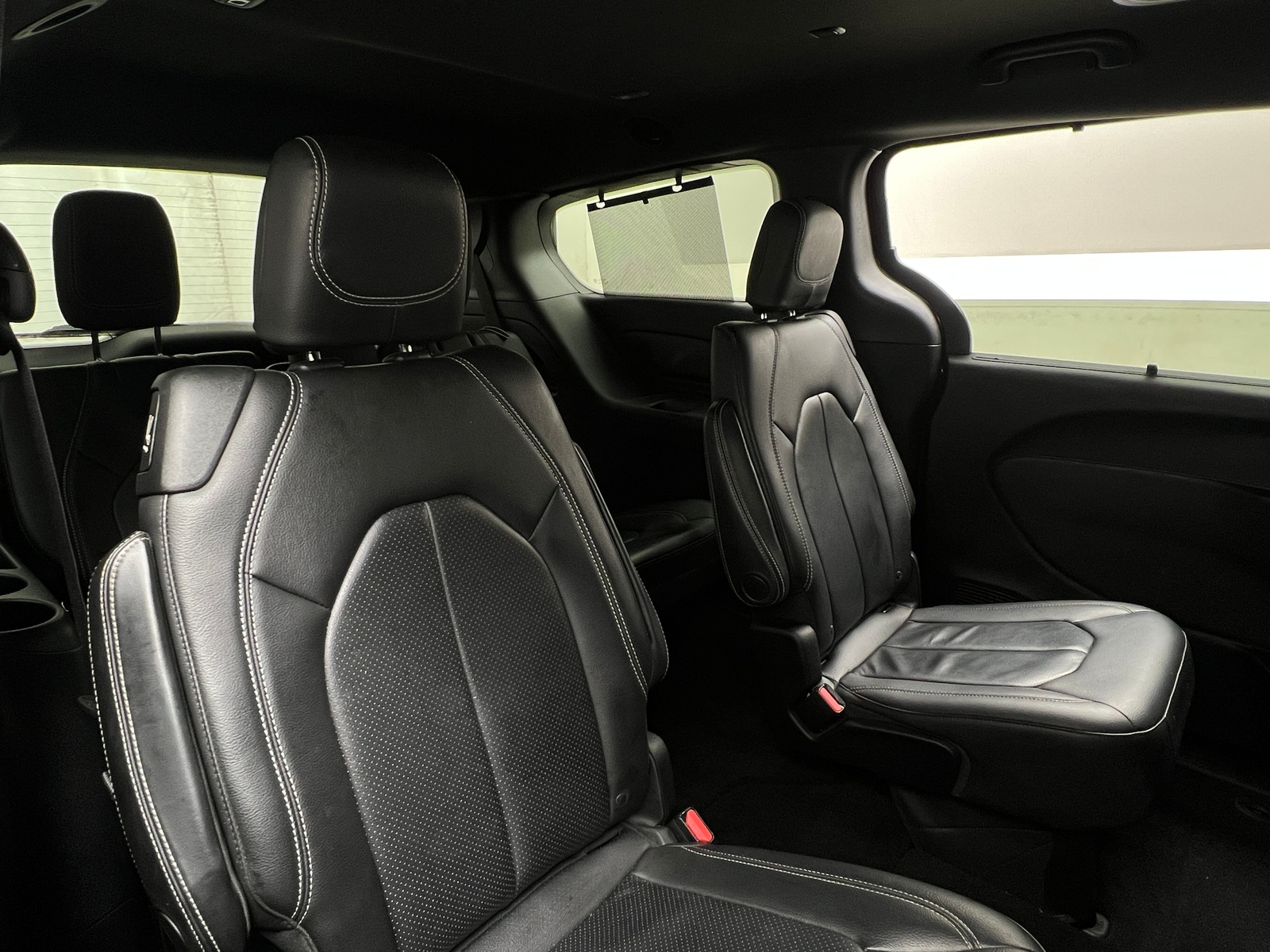 Thumbnail: 2018 Chrysler Pacifica - 5