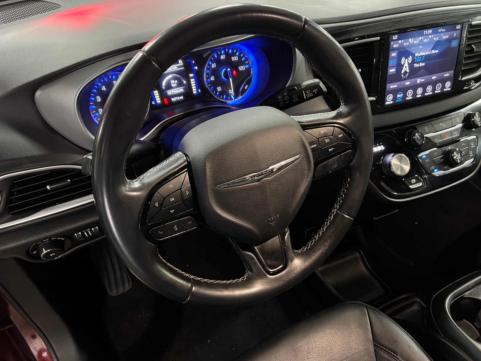 Thumbnail: 2018 Chrysler Pacifica - 4