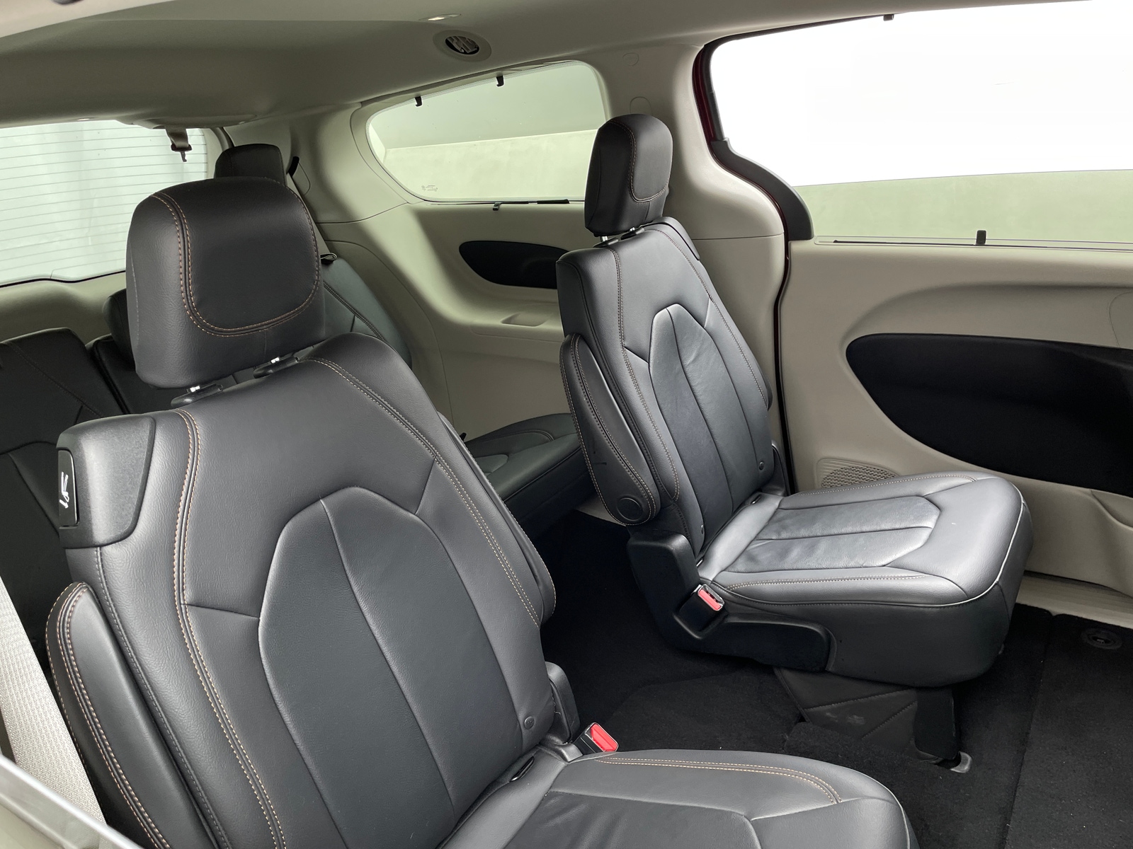 Thumbnail: 2017 Chrysler Pacifica - 5