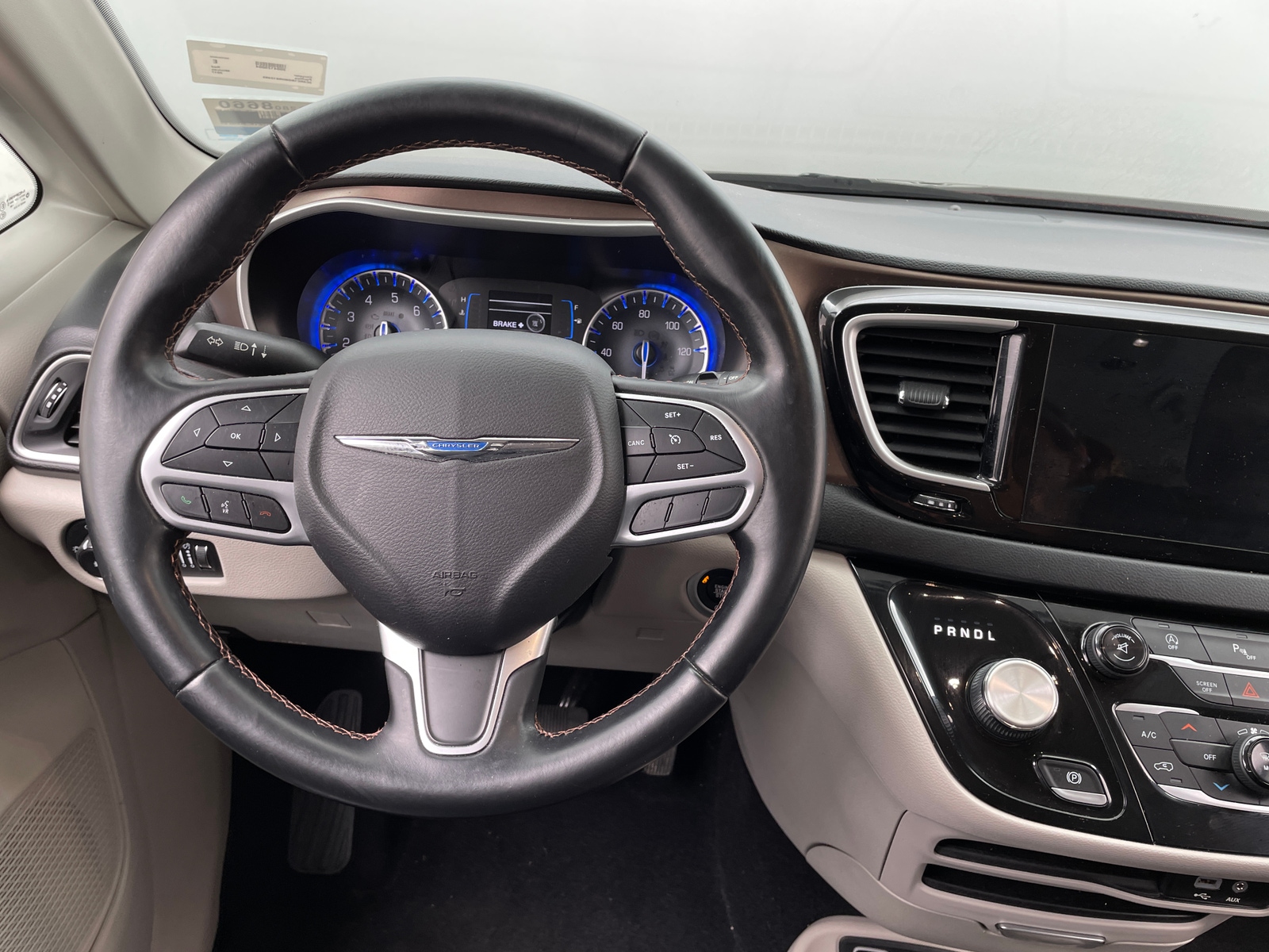 Thumbnail: 2017 Chrysler Pacifica - 4