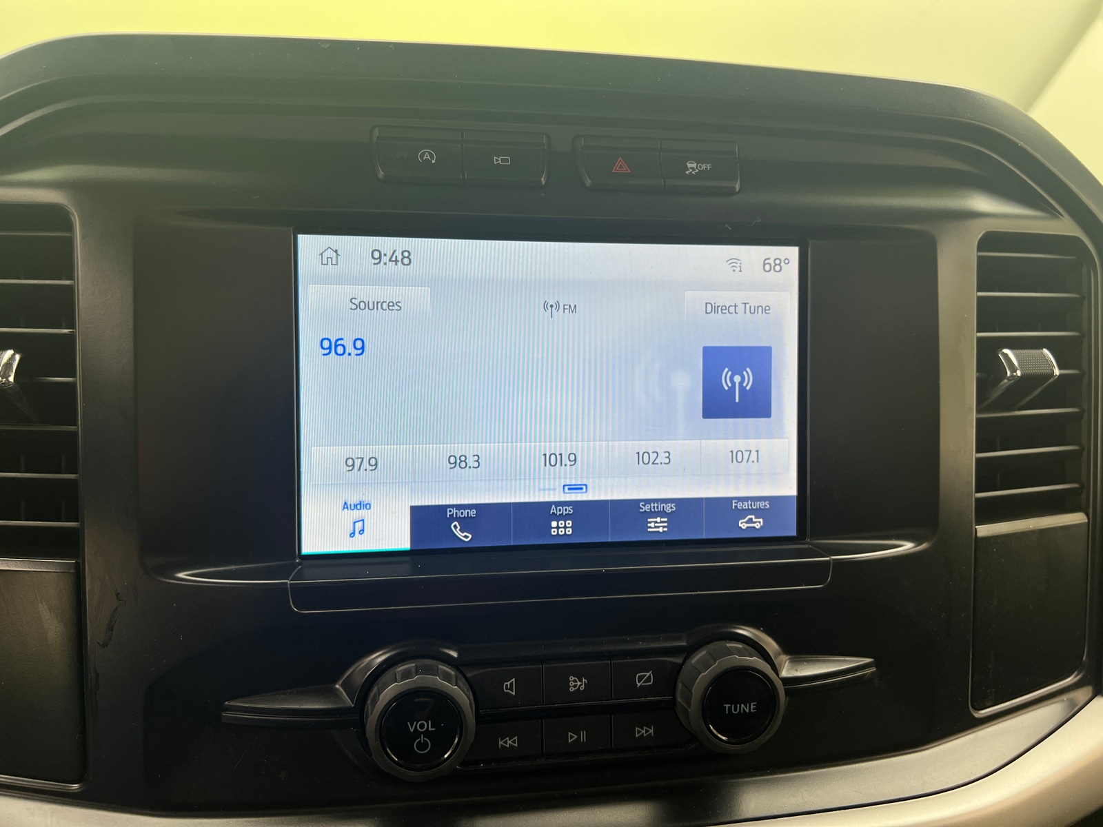 Thumbnail: 2022 Ford Econoline - 3