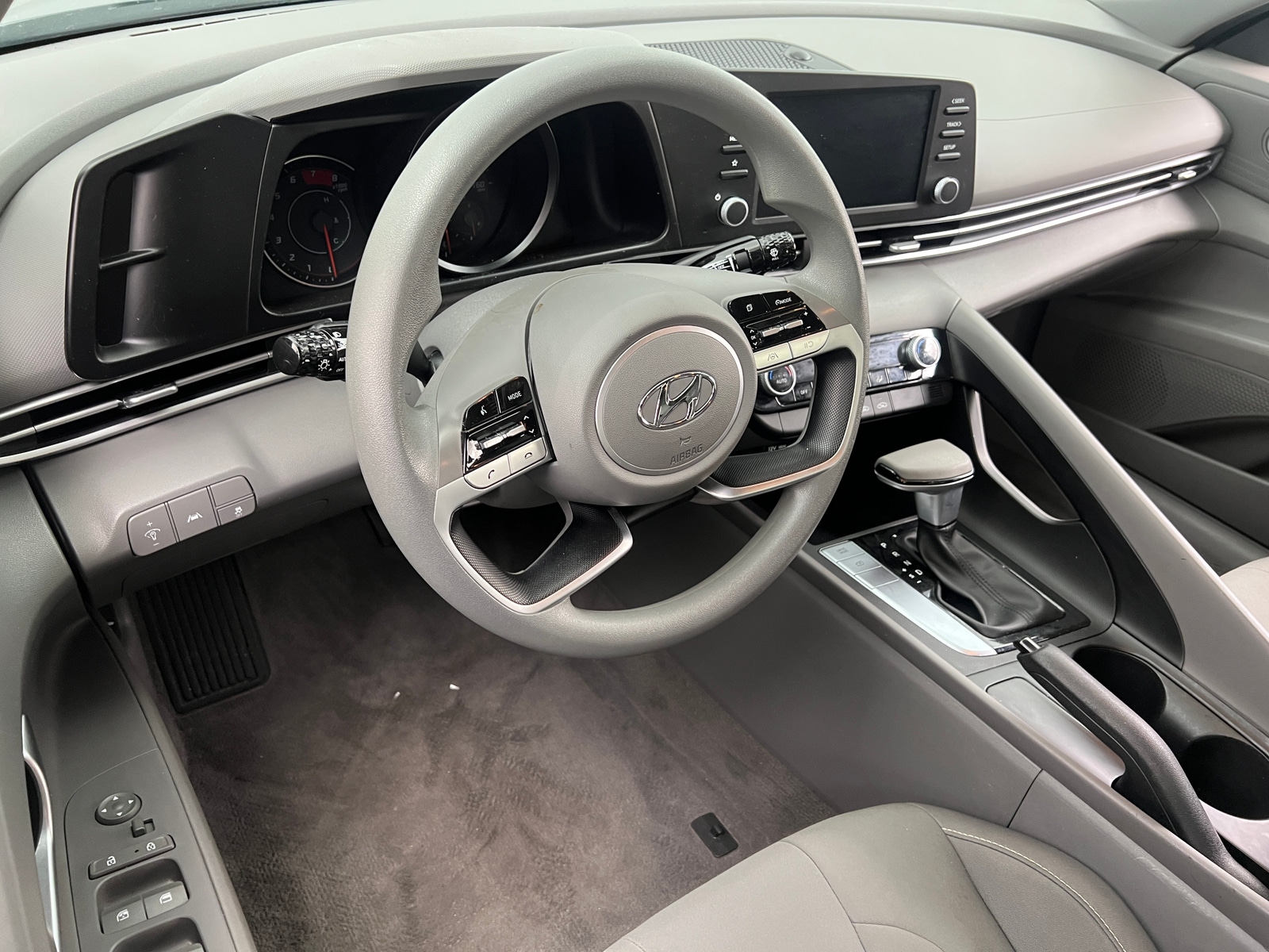 Thumbnail: 2022 Hyundai Elantra - 3