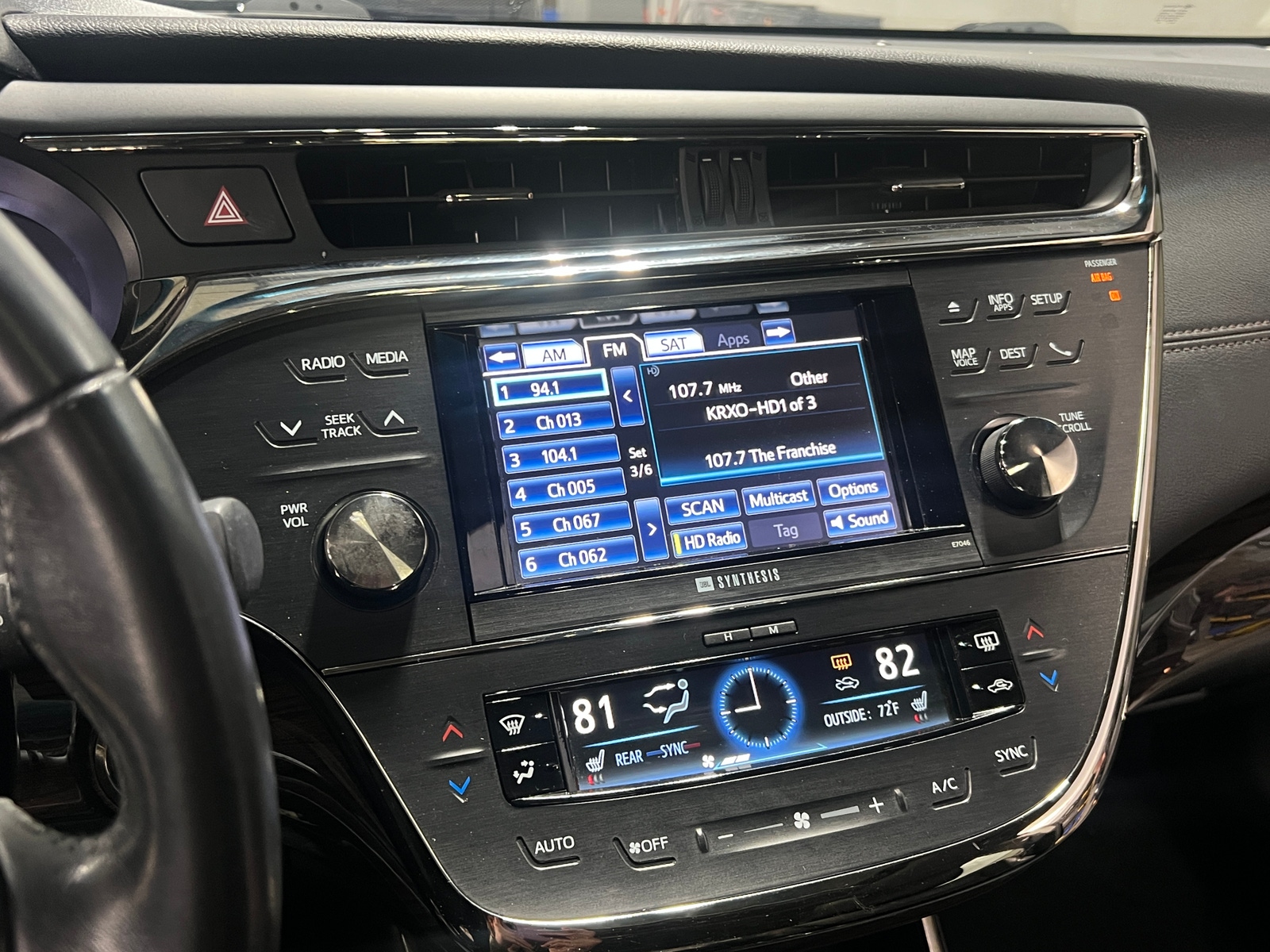 Thumbnail: 2013 Toyota Avalon - 3
