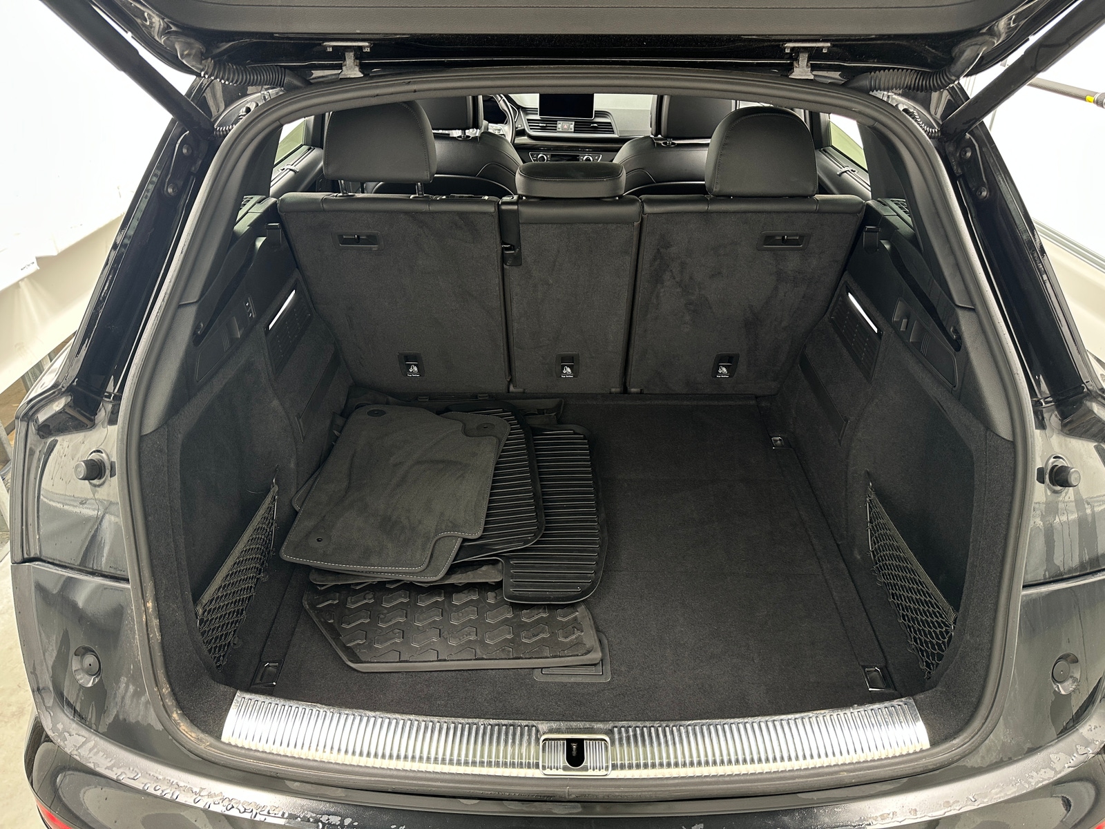 Thumbnail: 2018 Audi SQ5 - 6