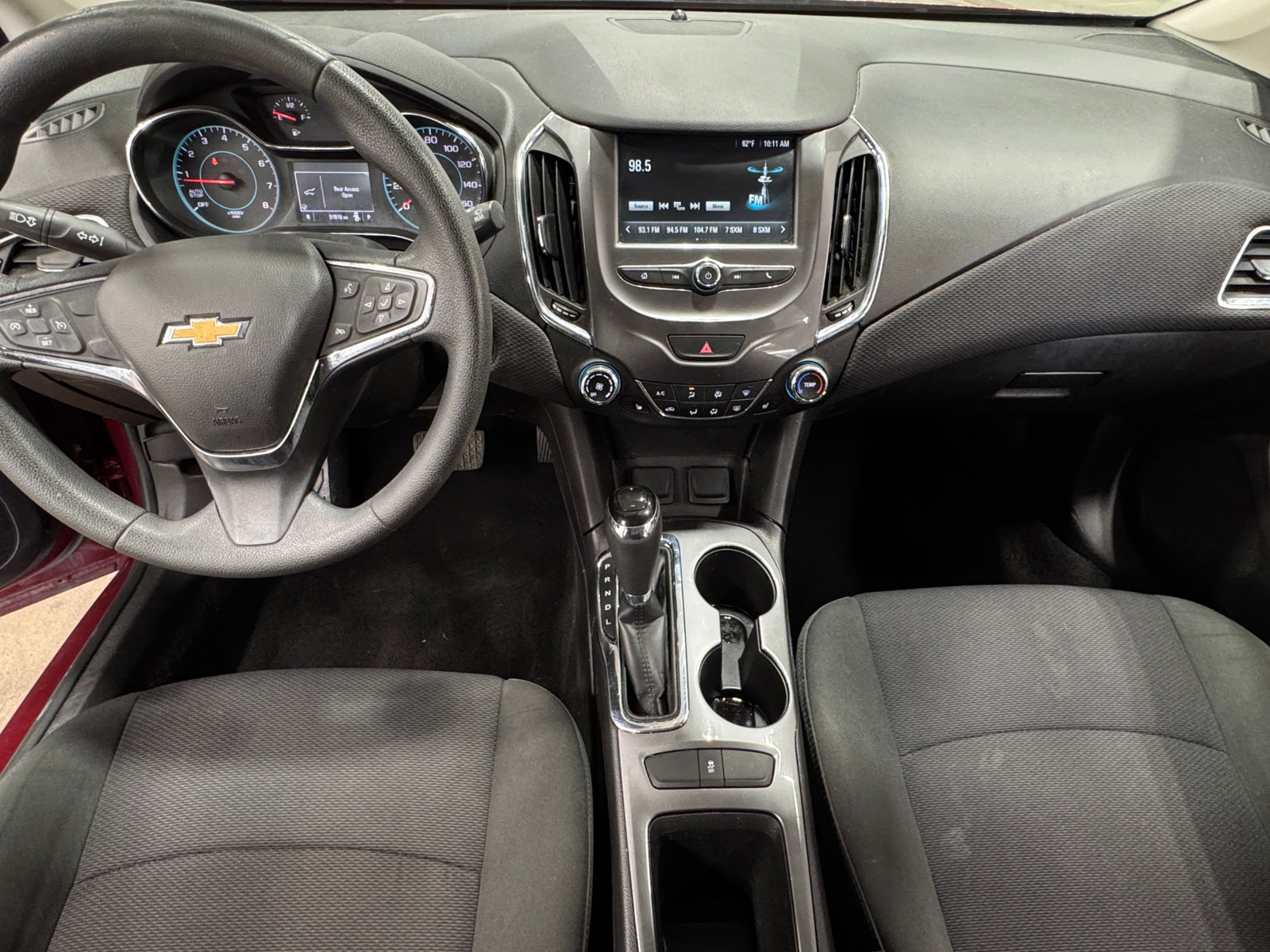 Thumbnail: 2017 Chevrolet Cruze - 3