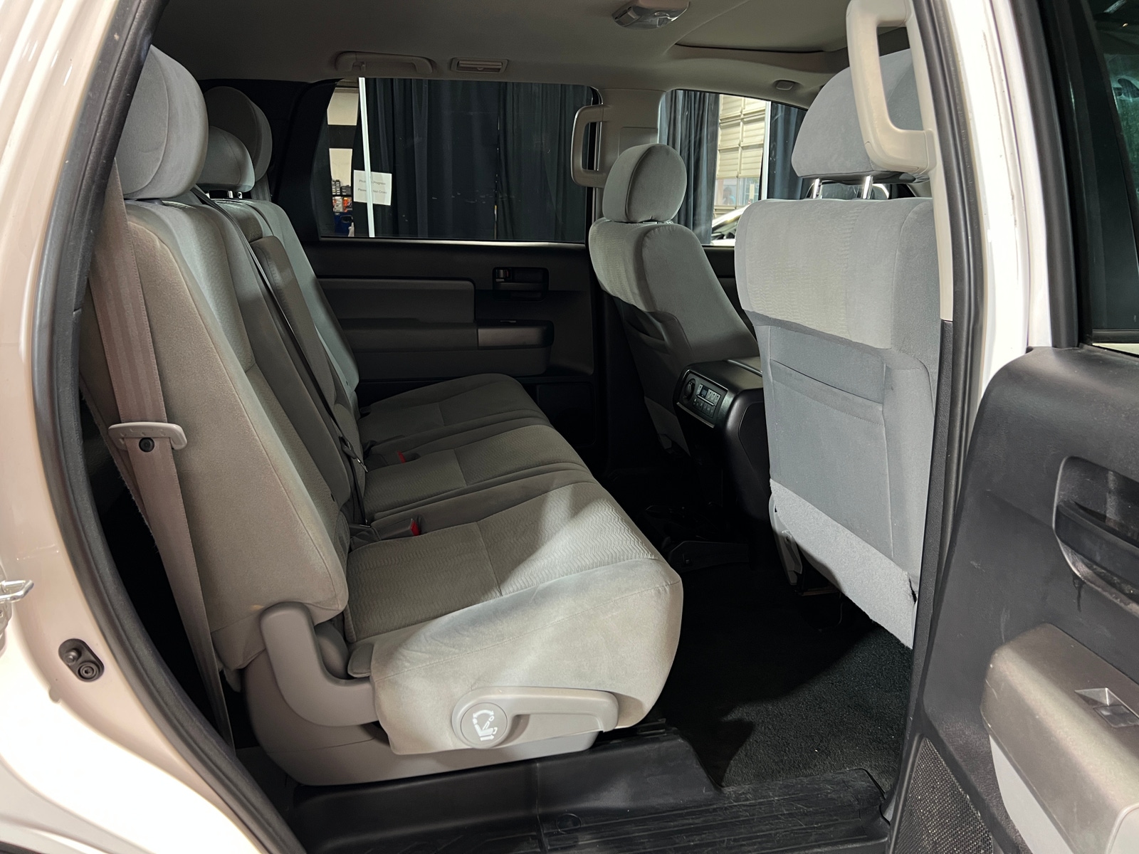 Thumbnail: 2016 Toyota Sequoia - 6