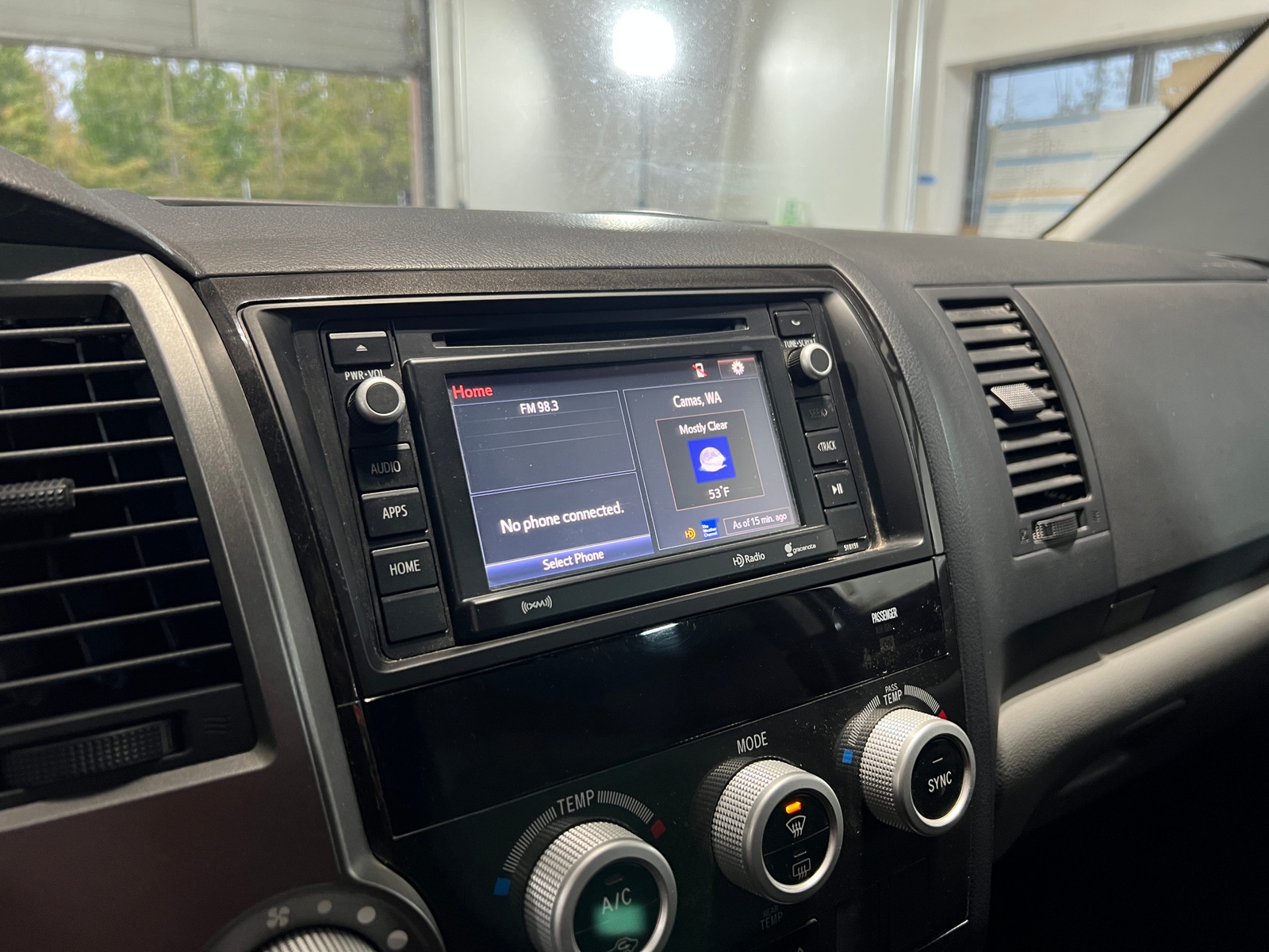 Thumbnail: 2016 Toyota Sequoia - 4