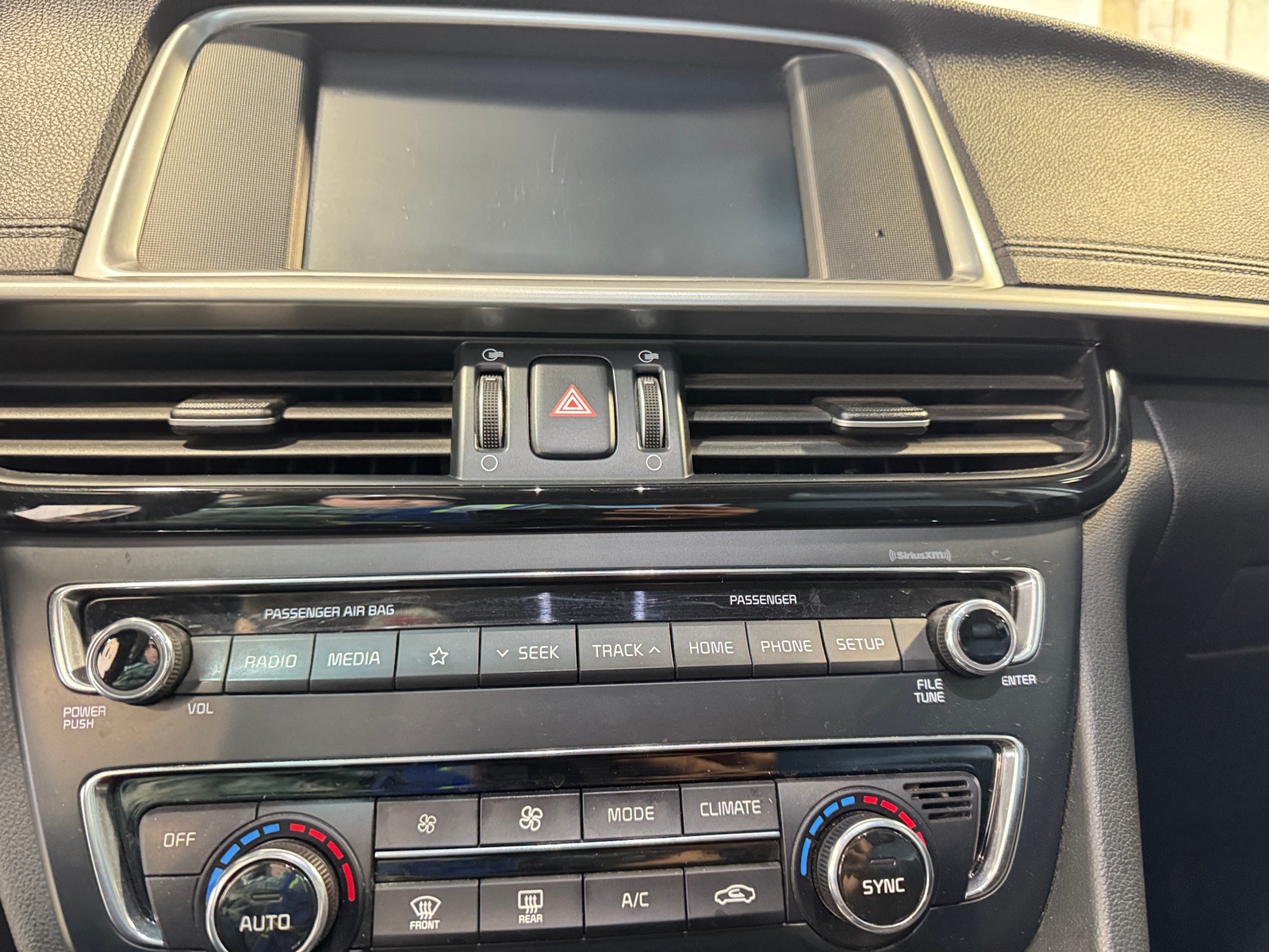 Thumbnail: 2019 Kia Optima - 4