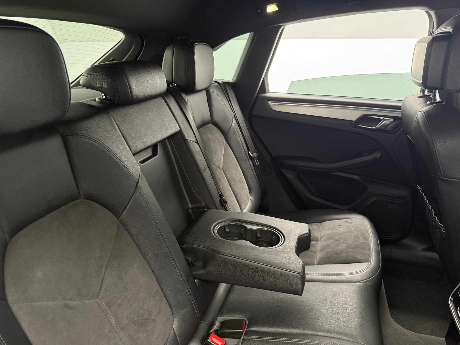 Thumbnail: 2017 Porsche Macan - 5