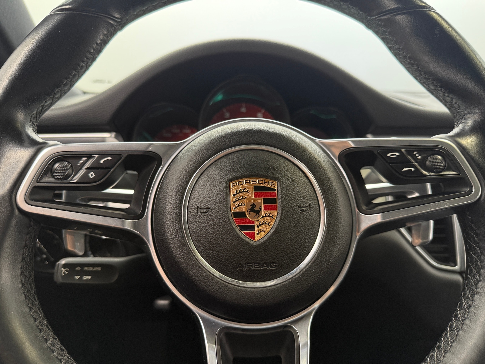 Thumbnail: 2017 Porsche Macan - 4