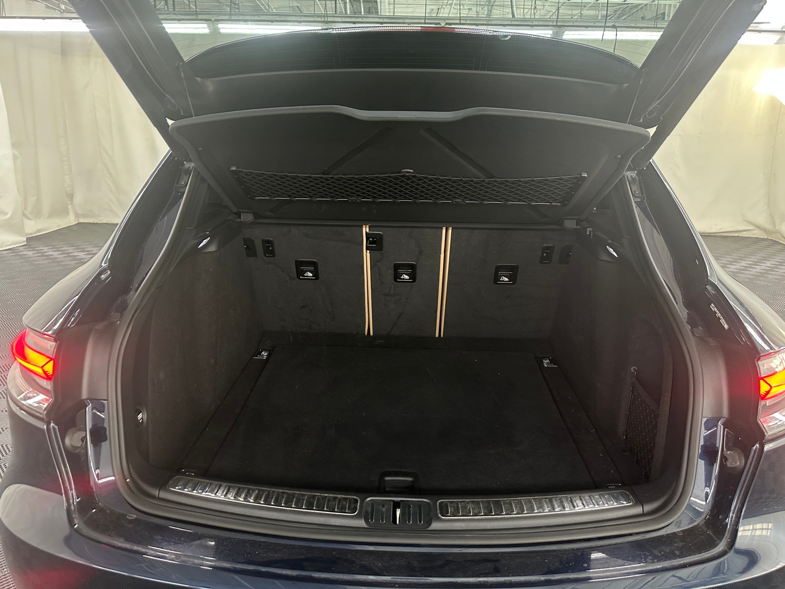 Thumbnail: 2019 Porsche Macan - 6