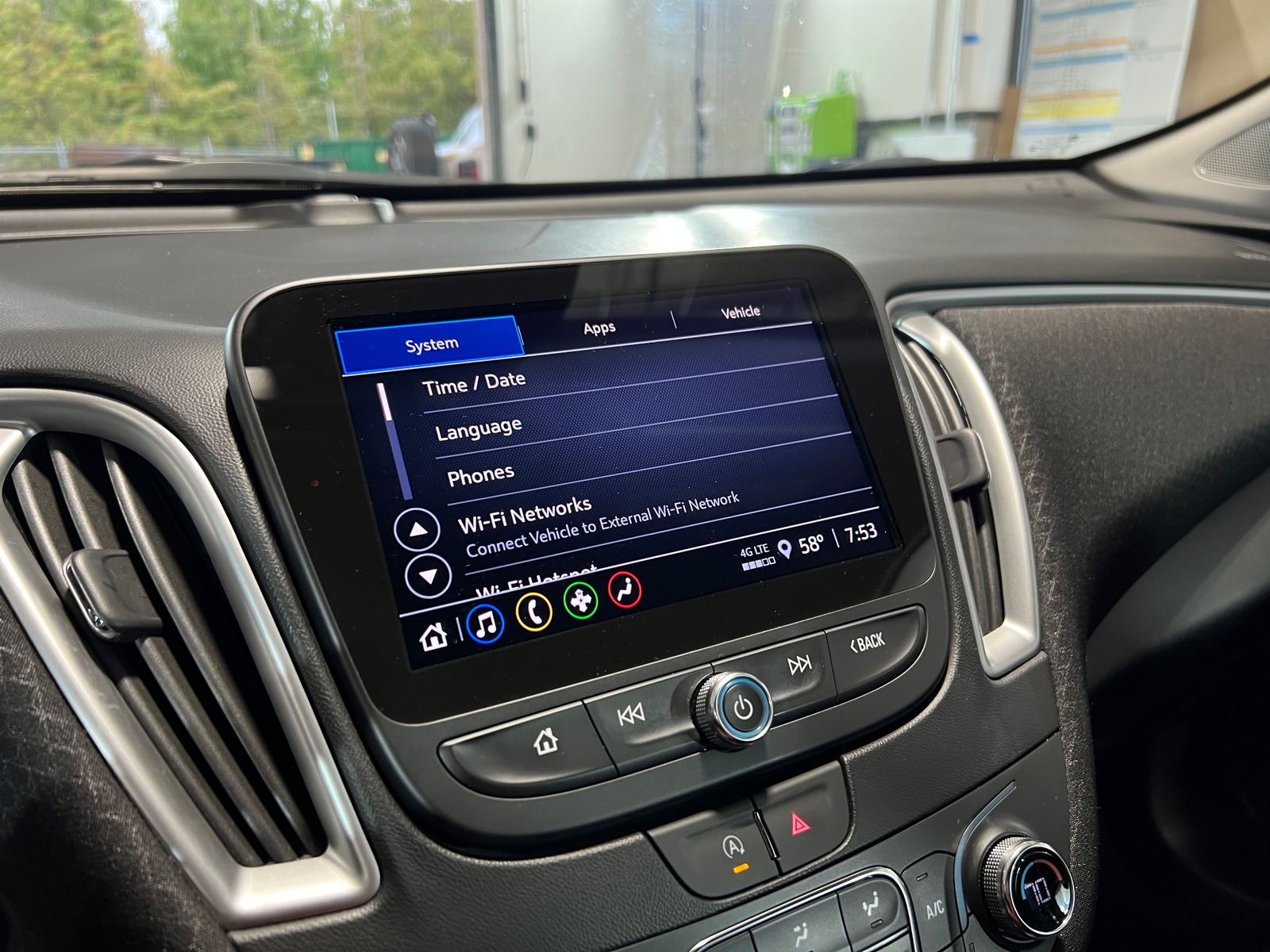 Thumbnail: 2024 Chevrolet Malibu - 4