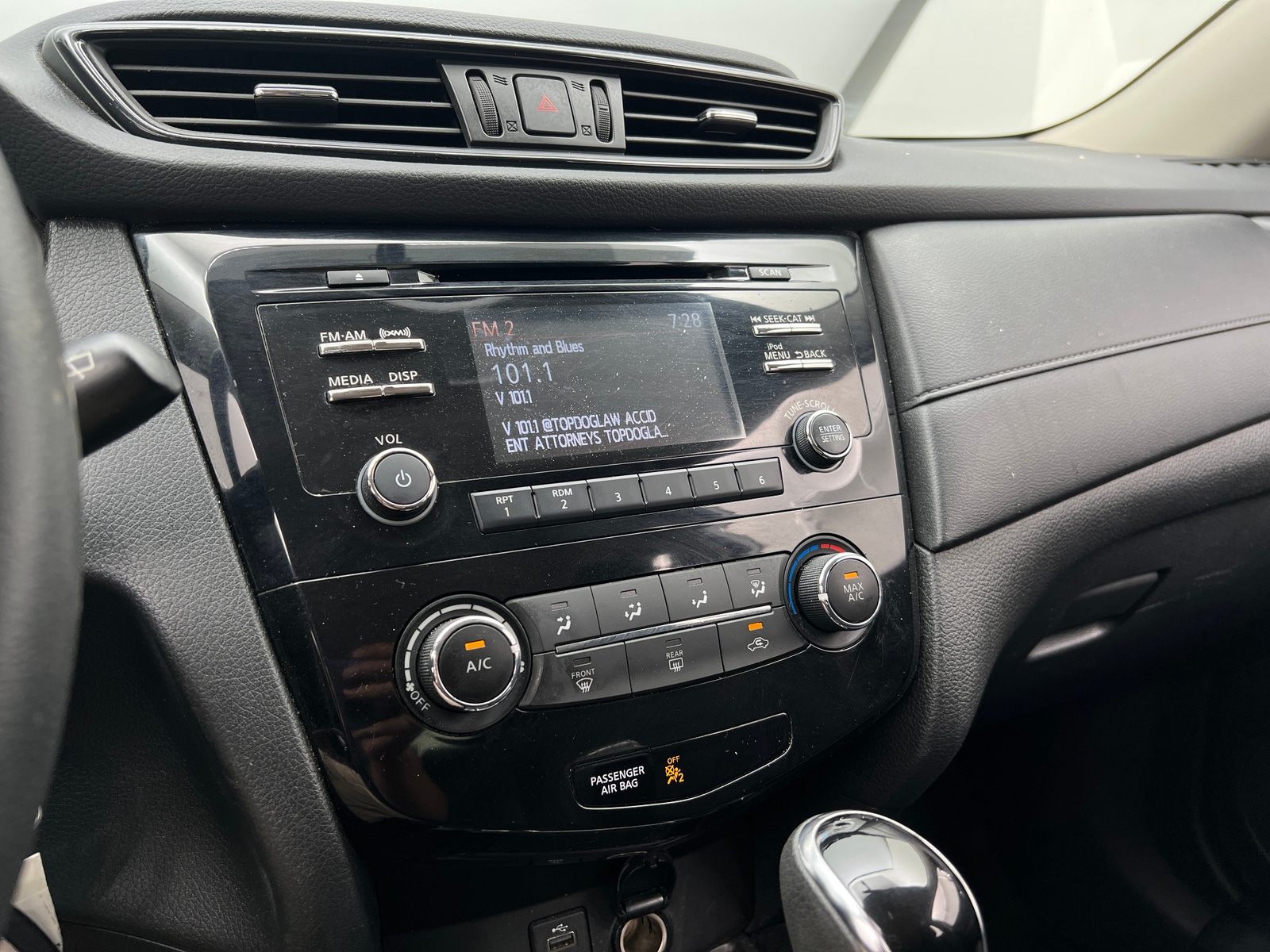 Thumbnail: 2017 Nissan Rogue - 4
