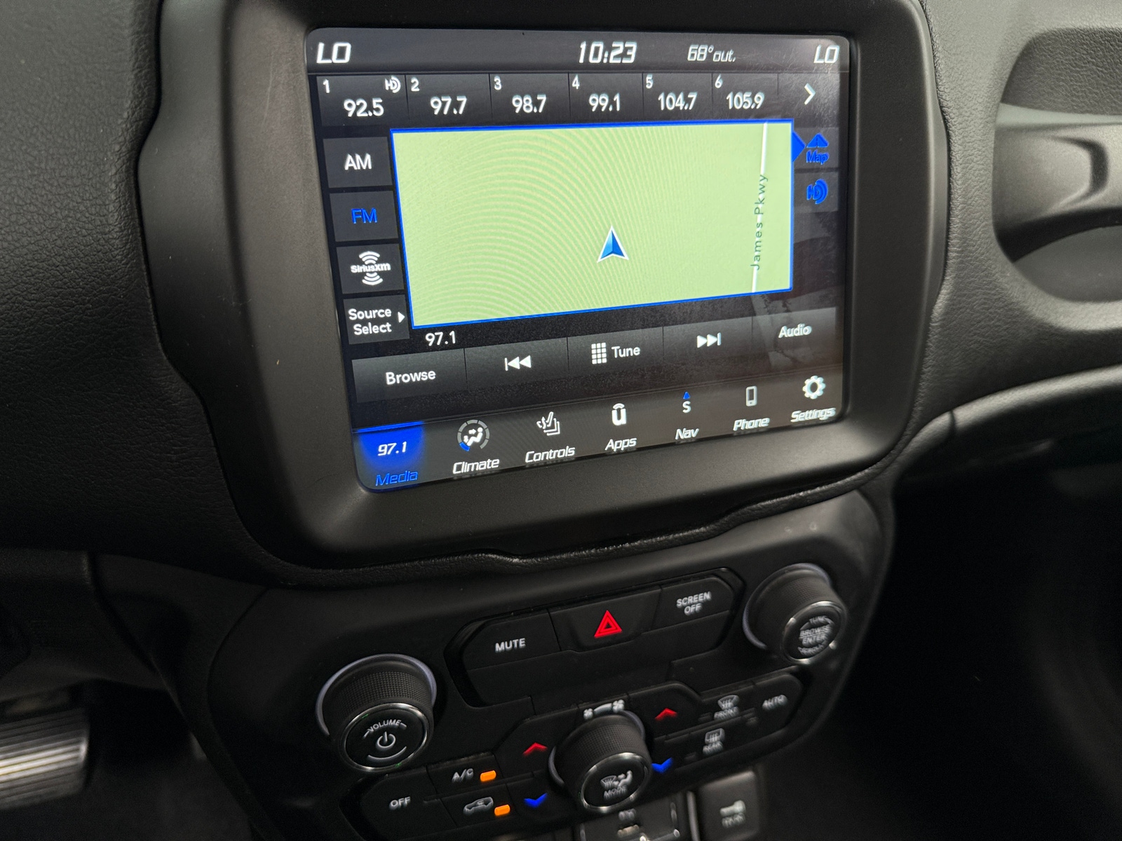 Thumbnail: 2020 Jeep Renegade - 3