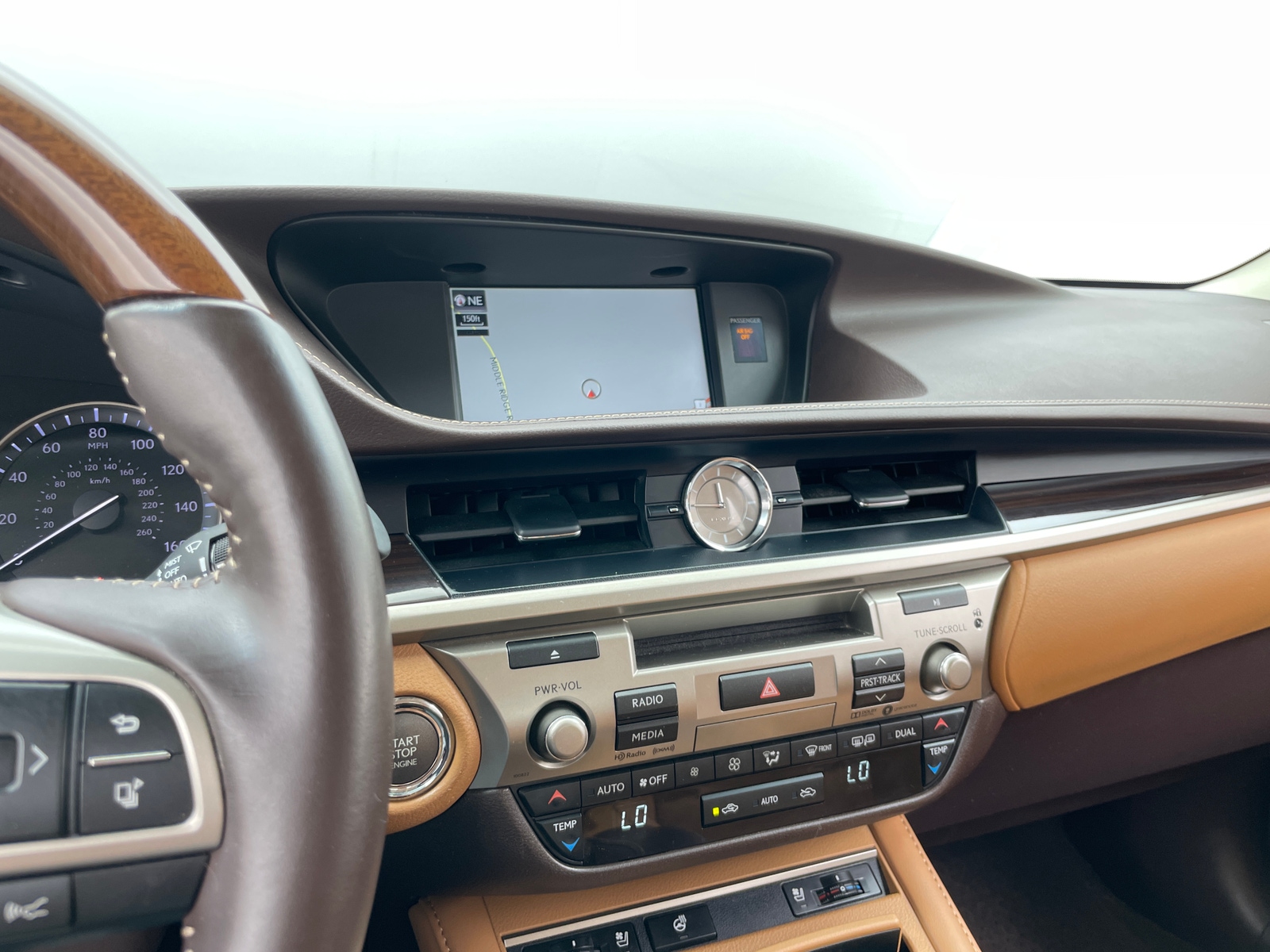 Thumbnail: 2018 Lexus ES - 3