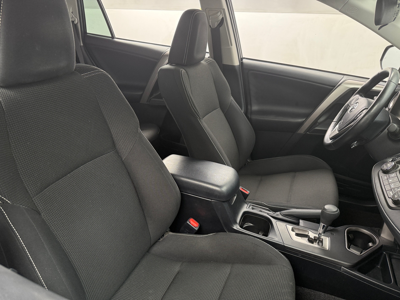 Thumbnail: 2018 Toyota RAV4 - 2