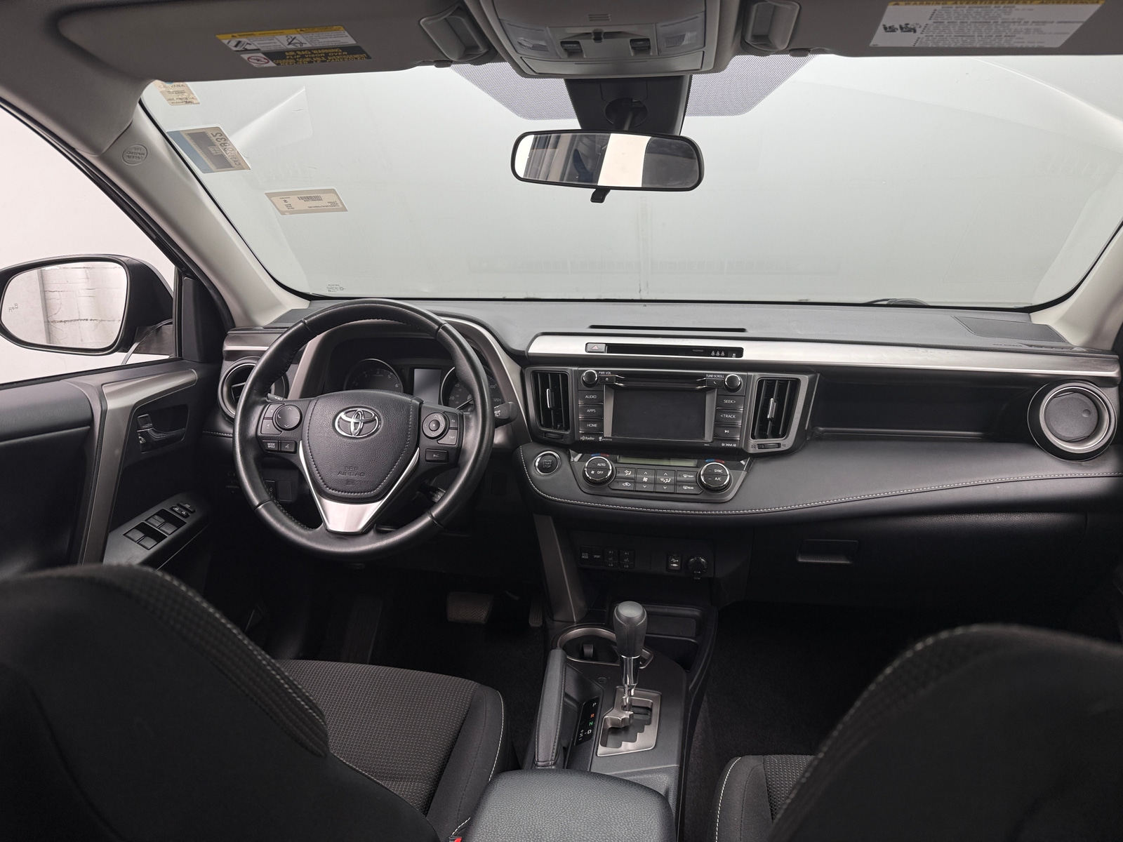 Thumbnail: 2018 Toyota RAV4 - 3