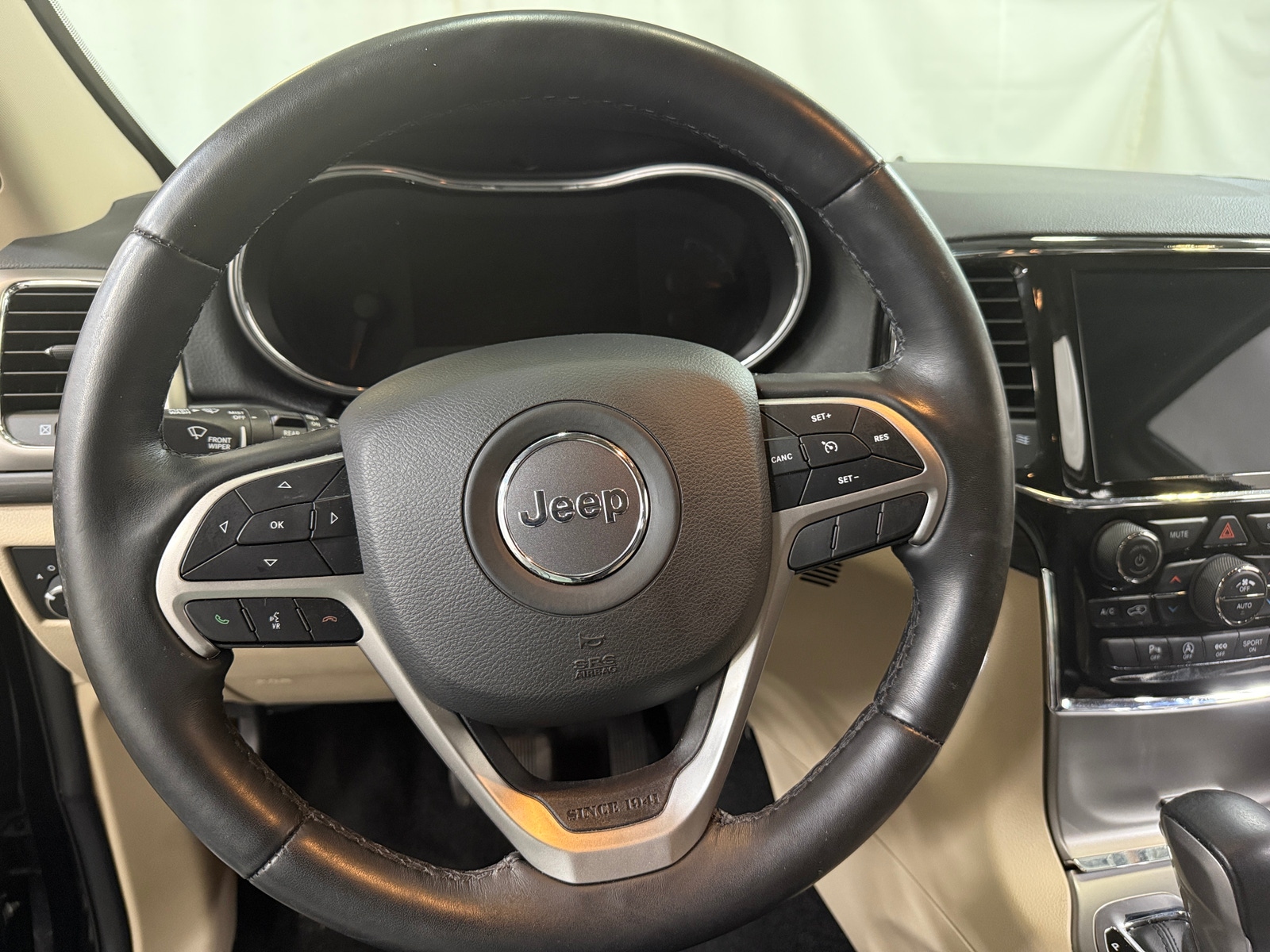 Thumbnail: 2022 Jeep Grand Cherokee - 5