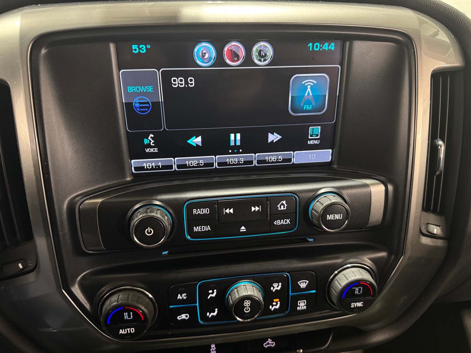 Thumbnail: 2015 Chevrolet Silverado 1500 - 4