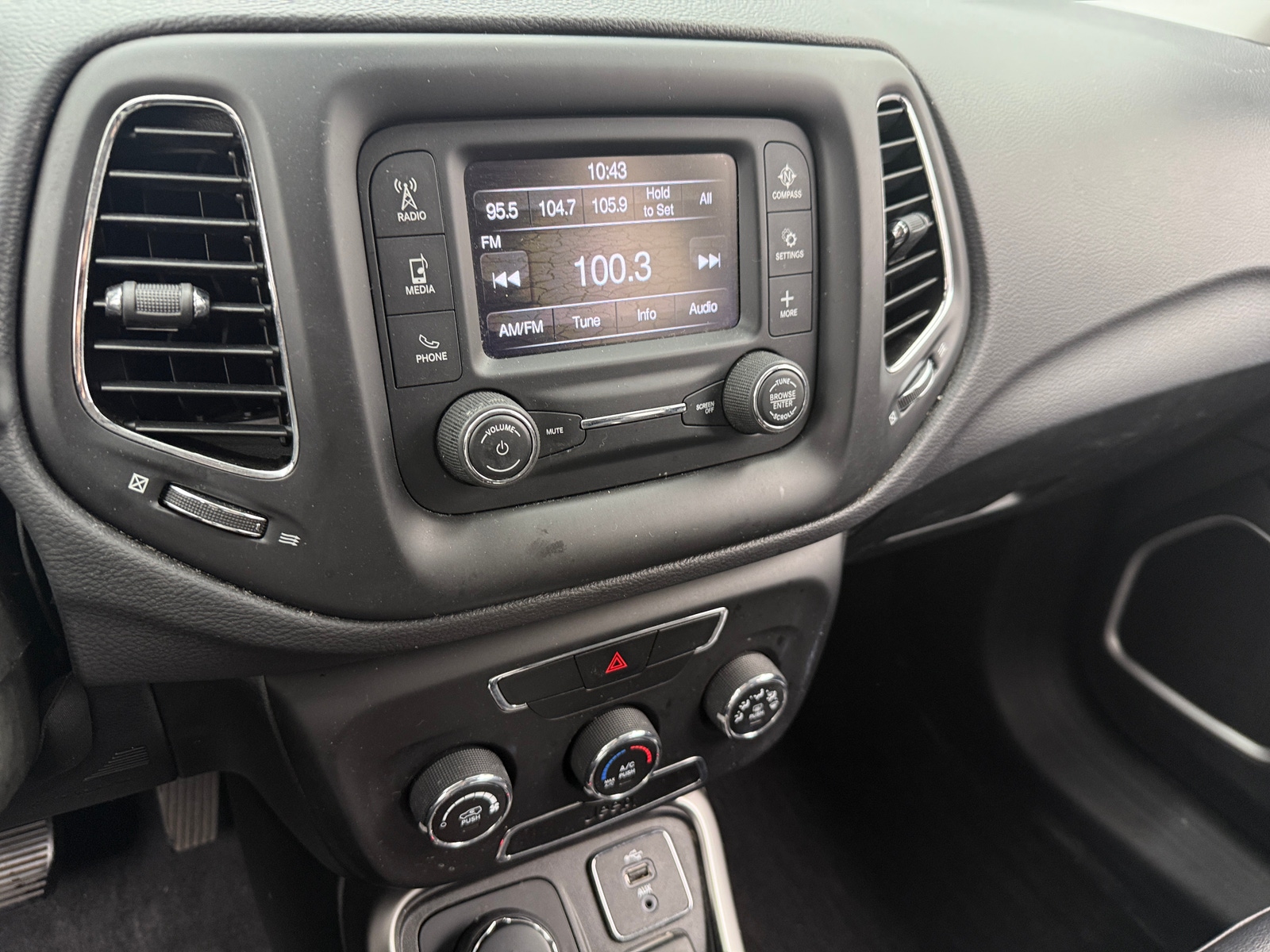 Thumbnail: 2018 Jeep Compass - 4