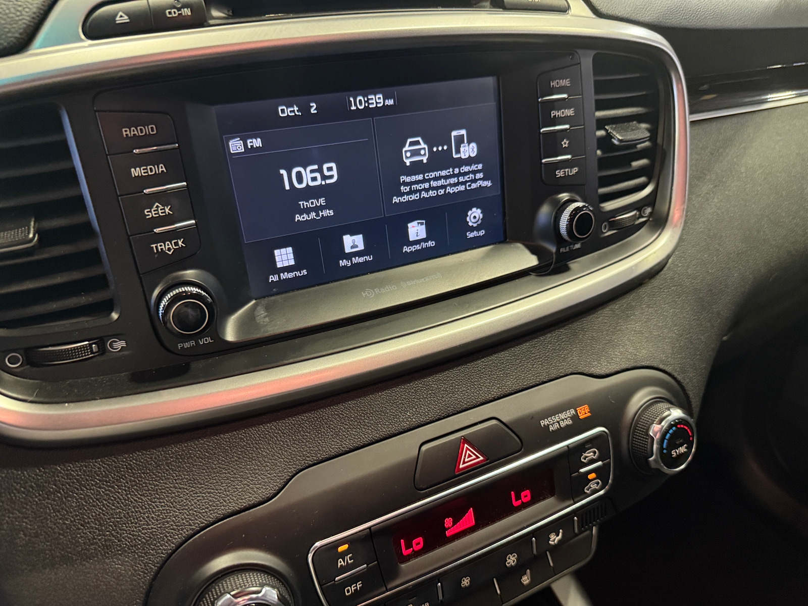 Thumbnail: 2019 Kia Sorento - 4