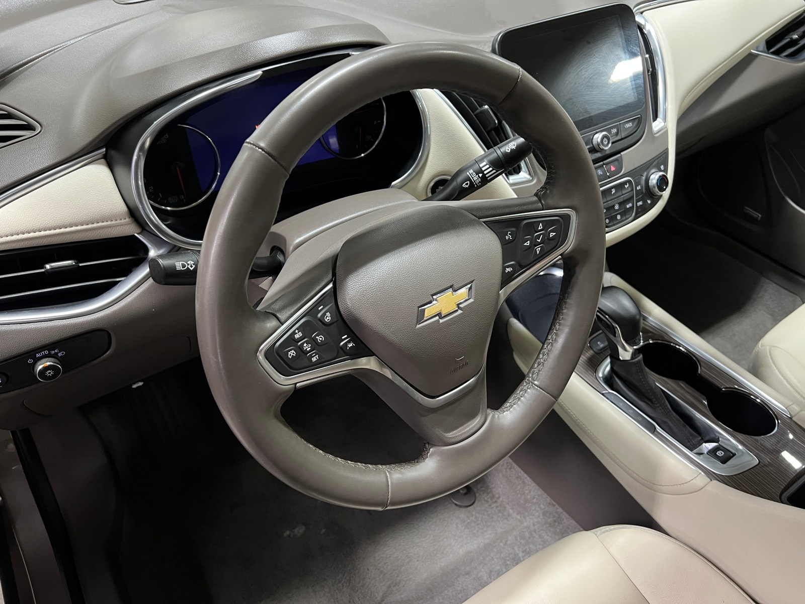 Thumbnail: 2024 Chevrolet Malibu - 4