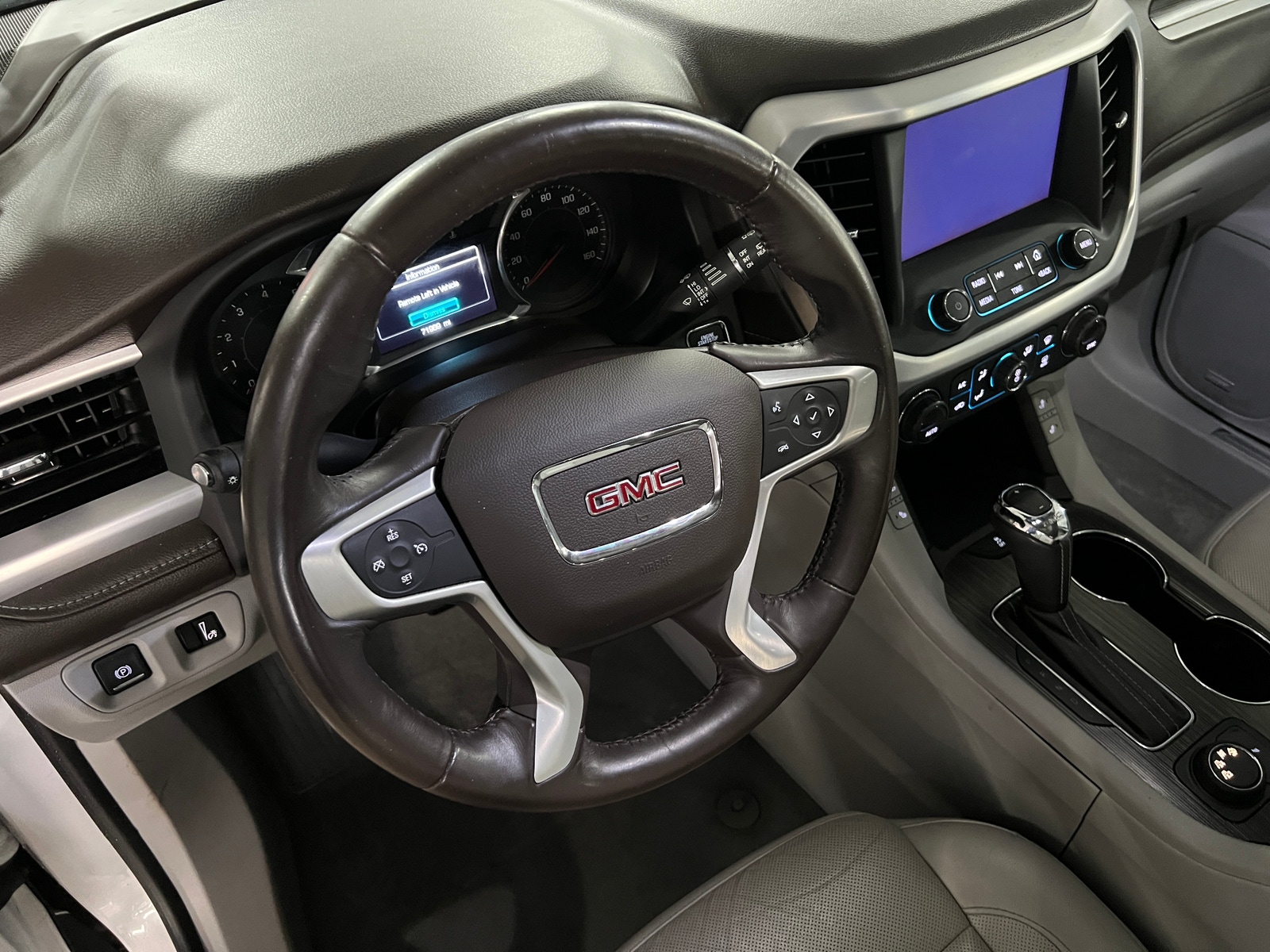 Thumbnail: 2017 GMC Acadia - 4