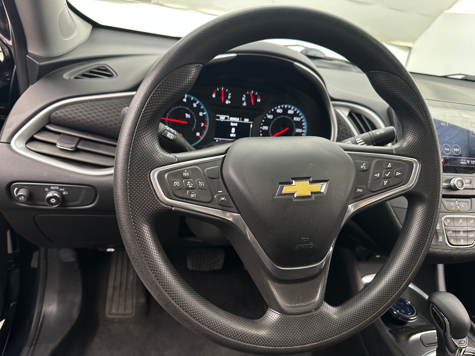 Thumbnail: 2023 Chevrolet Malibu - 5