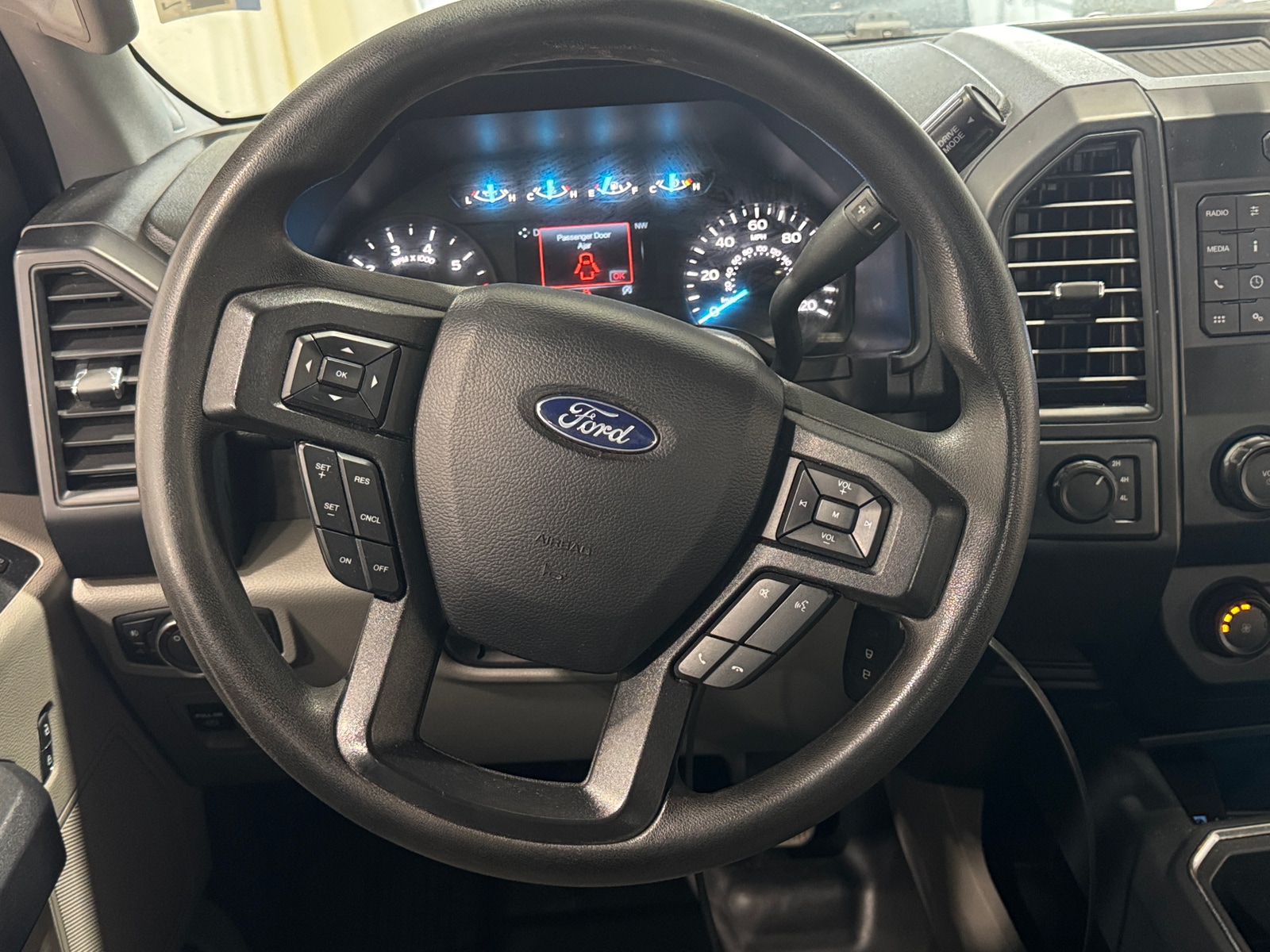 Thumbnail: 2020 Ford Econoline - 5