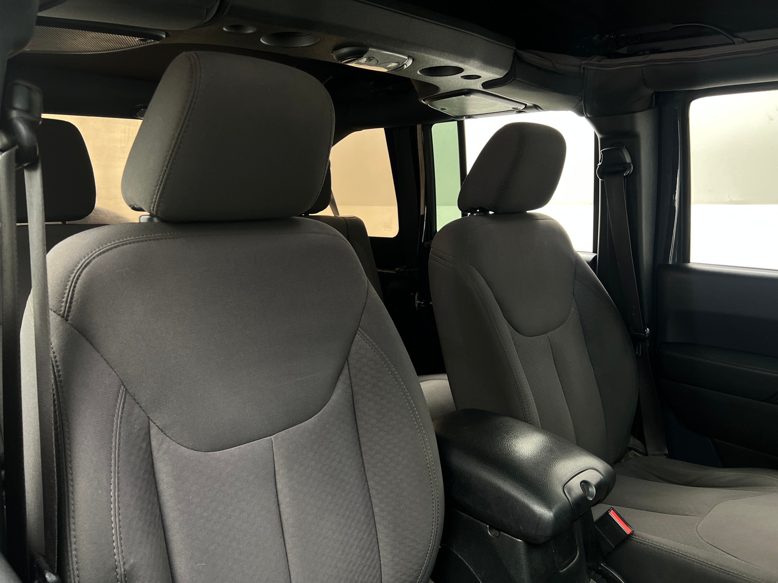 Thumbnail: 2016 Jeep Wrangler - 2