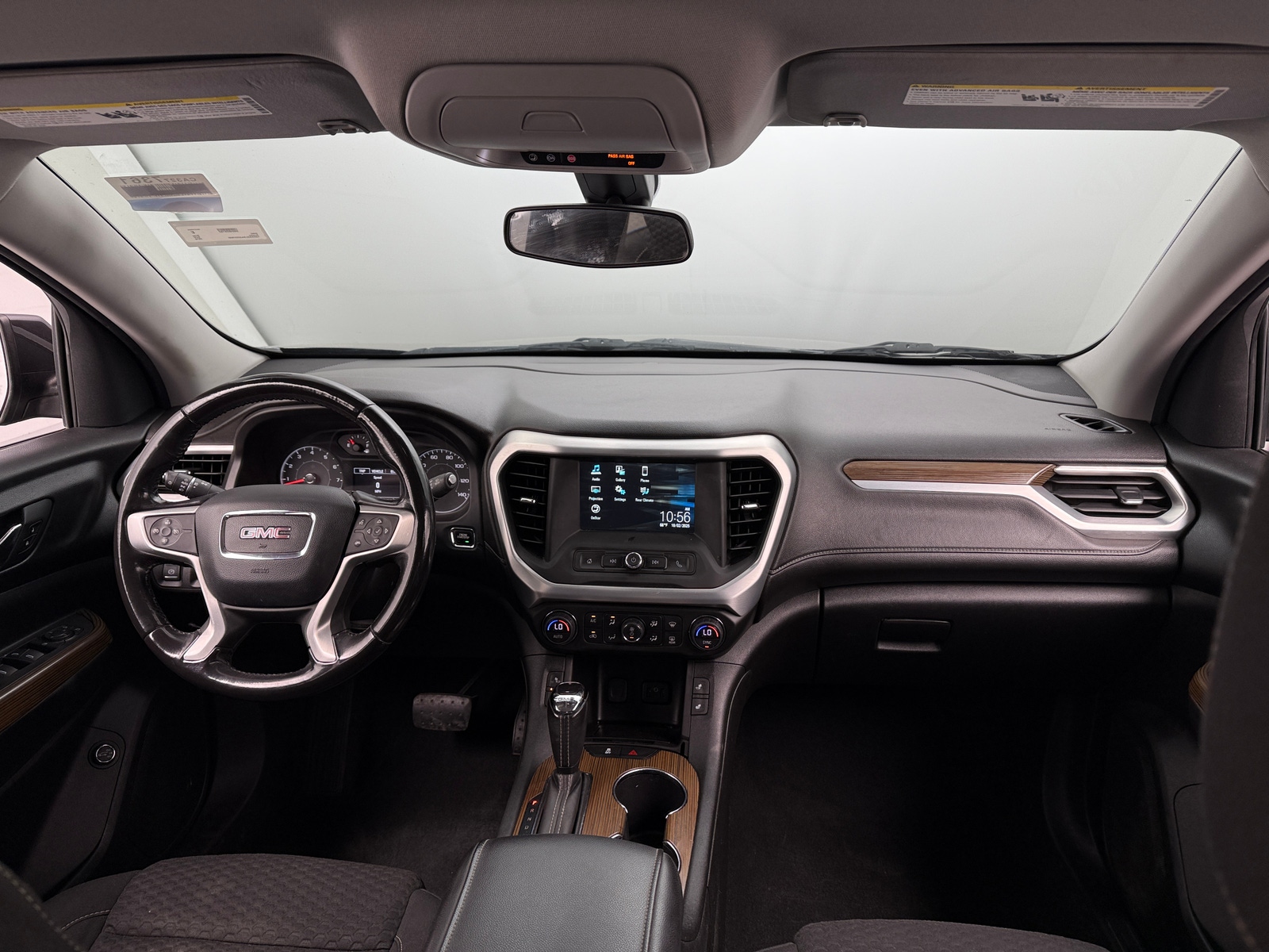 Thumbnail: 2018 GMC Acadia - 3
