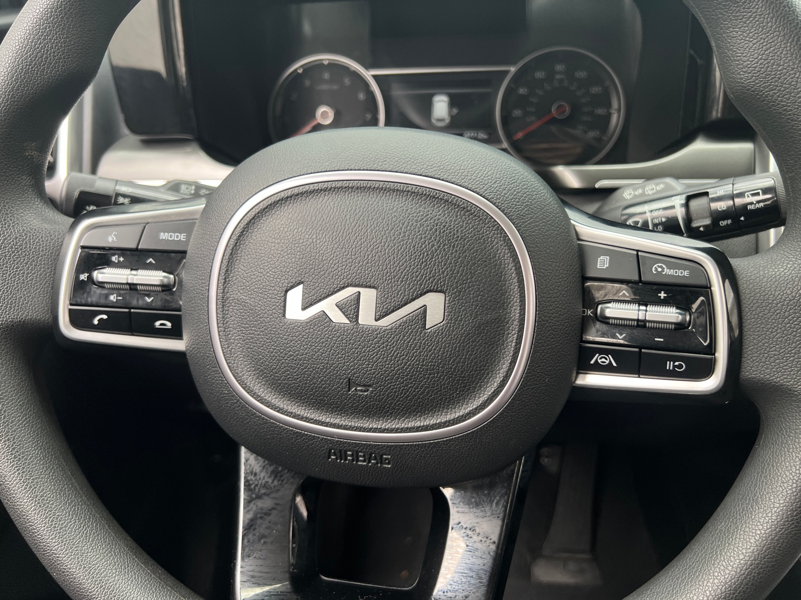 Thumbnail: 2022 Kia Sorento - 5