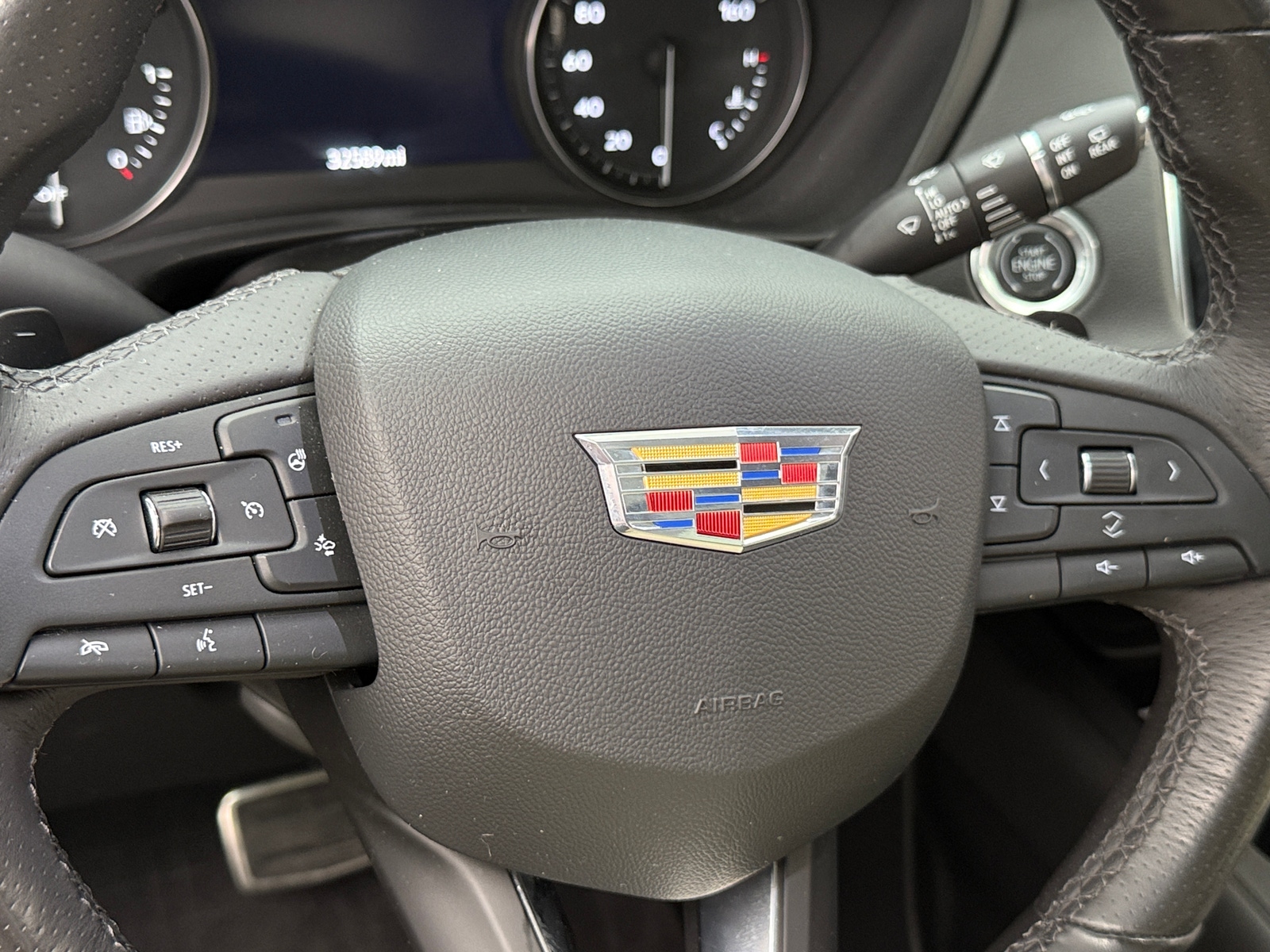 Thumbnail: 2019 Cadillac XT4 - 4