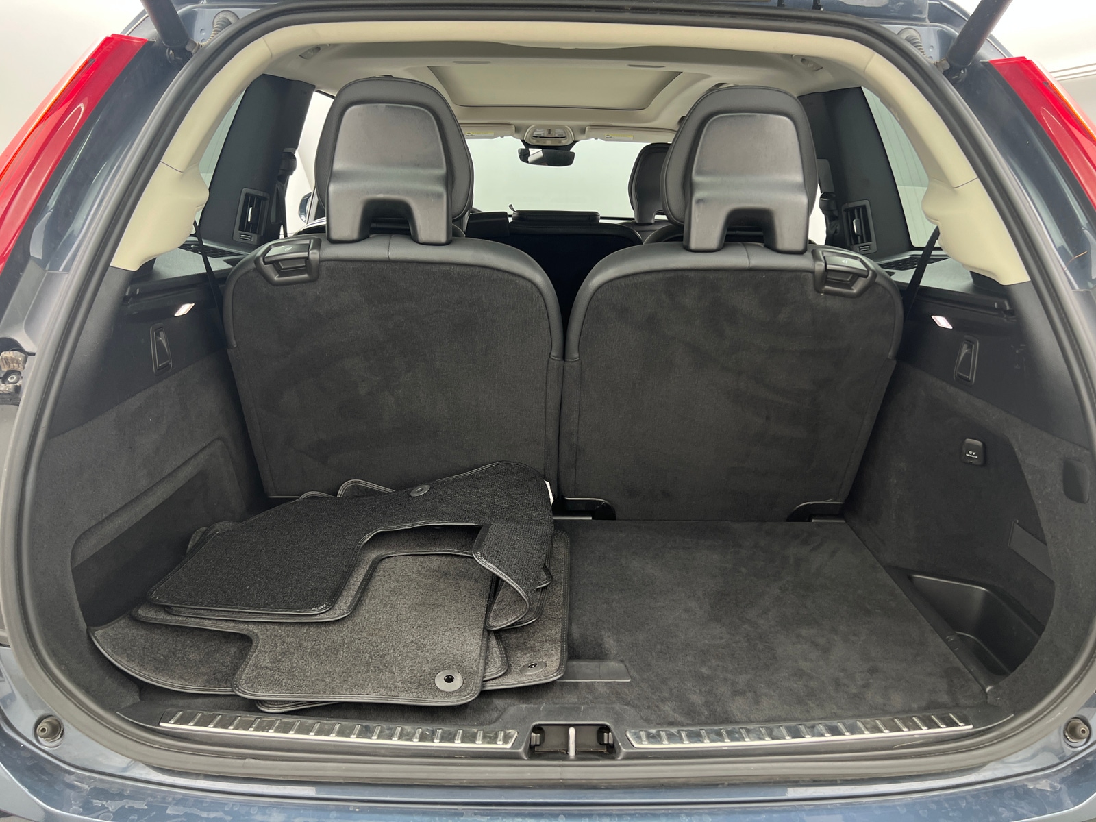 Thumbnail: 2024 Volvo XC90 - 6