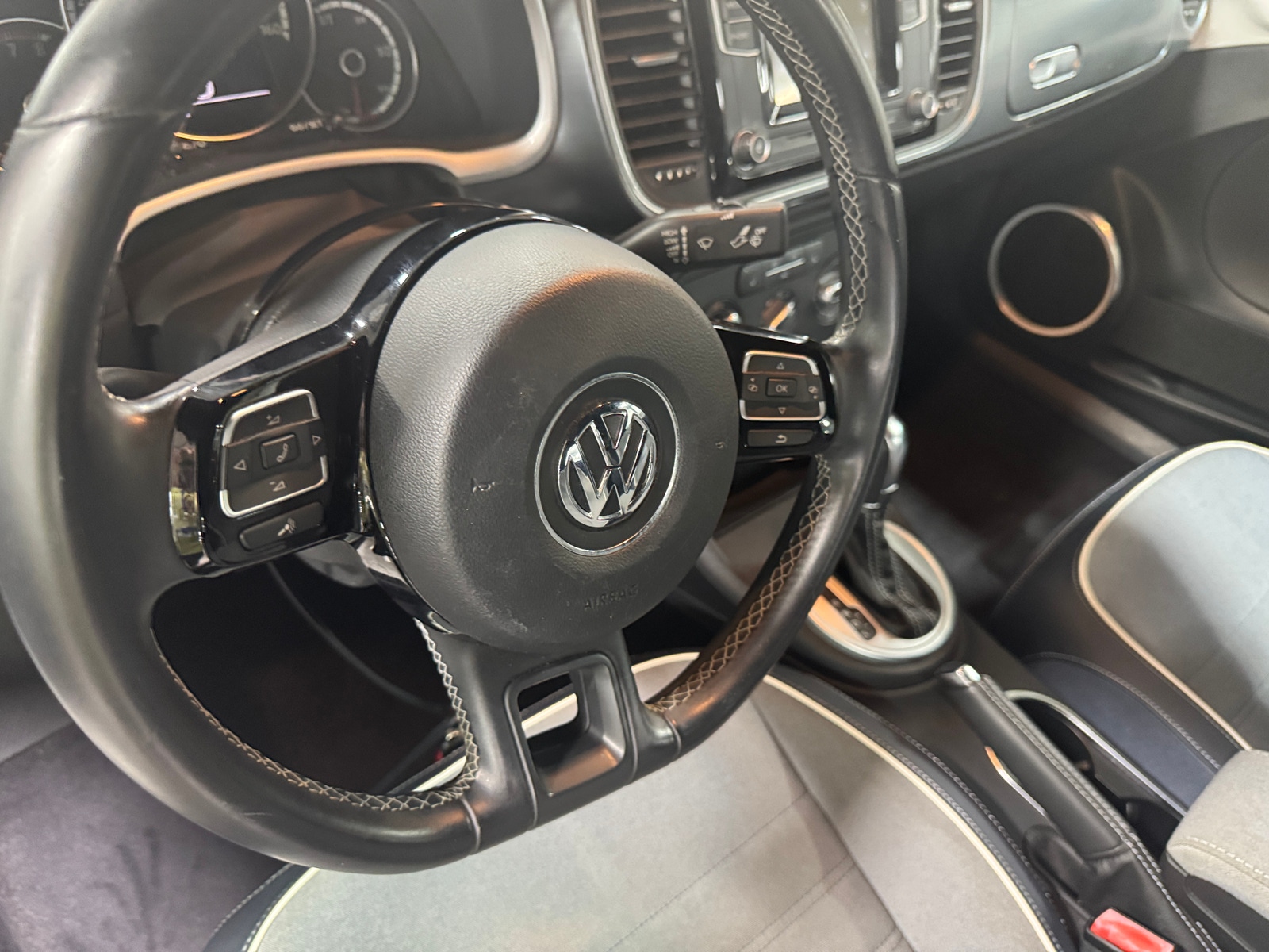 Thumbnail: 2016 Volkswagen Beetle - 4