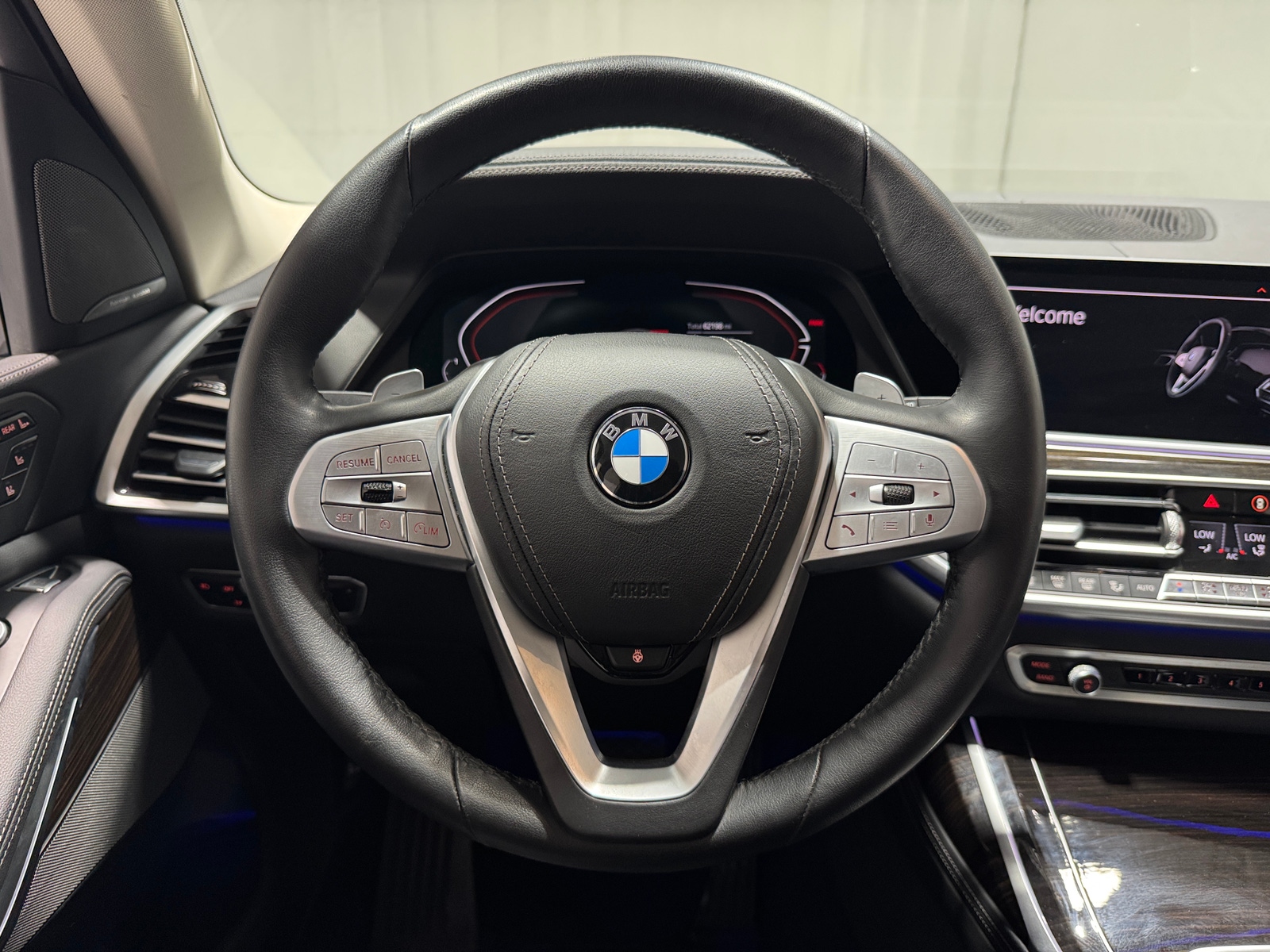 Thumbnail: 2021 BMW X7 - 4