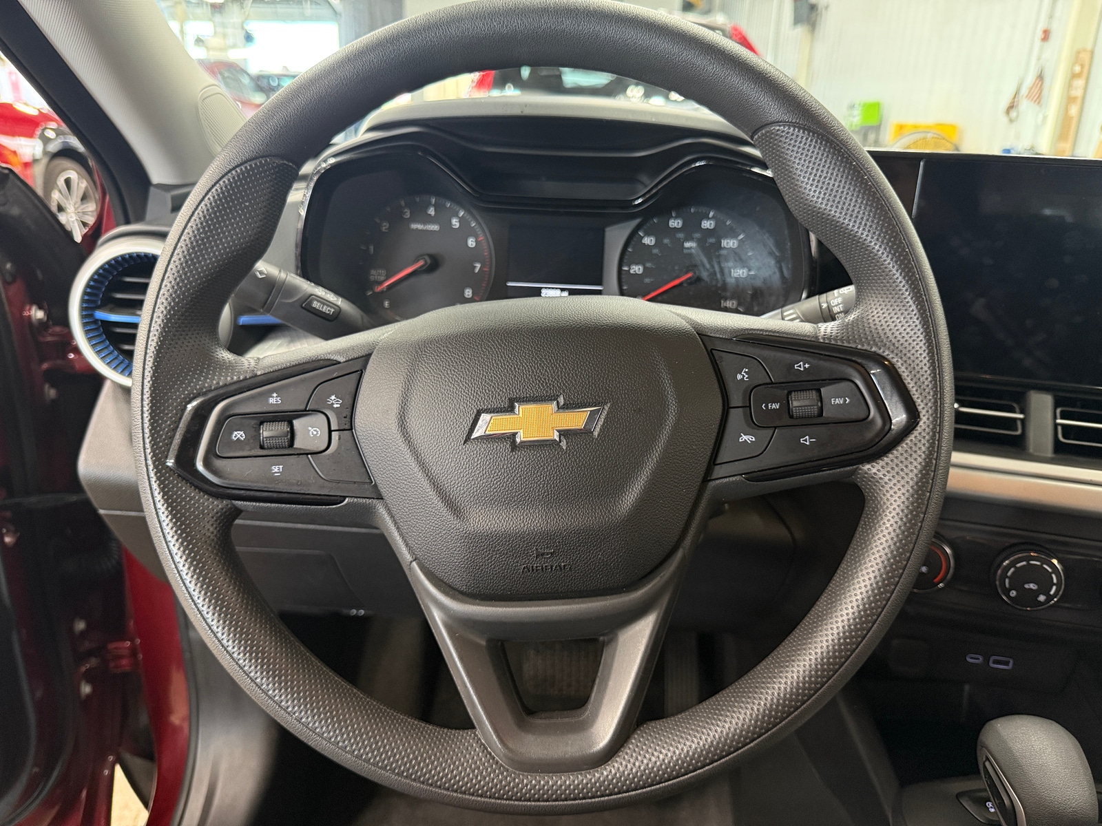 Thumbnail: 2025 Chevrolet Trax - 5