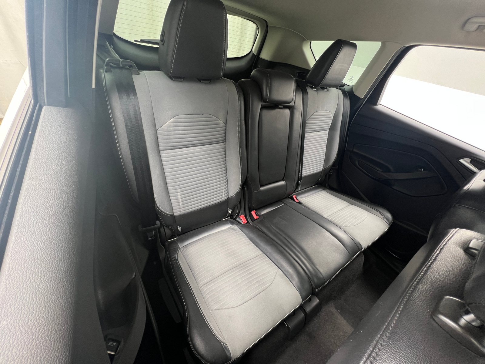 Thumbnail: 2019 Ford Escape - 6