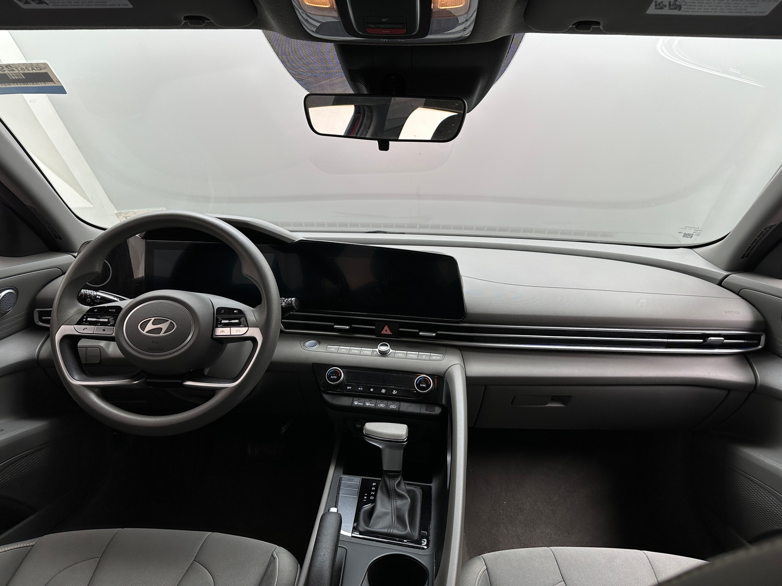 Thumbnail: 2024 Hyundai Elantra - 3