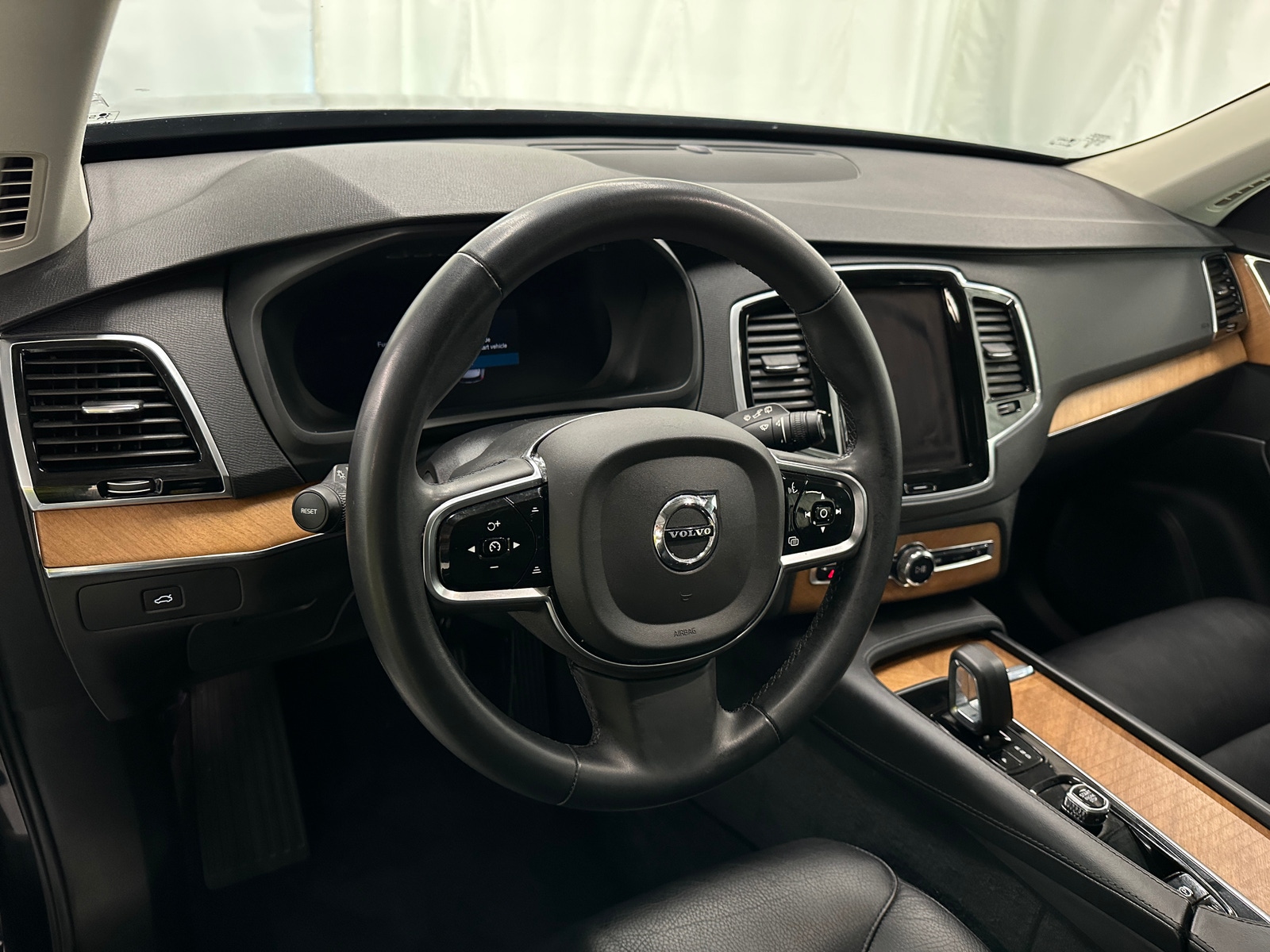 Thumbnail: 2023 Volvo XC90 - 4