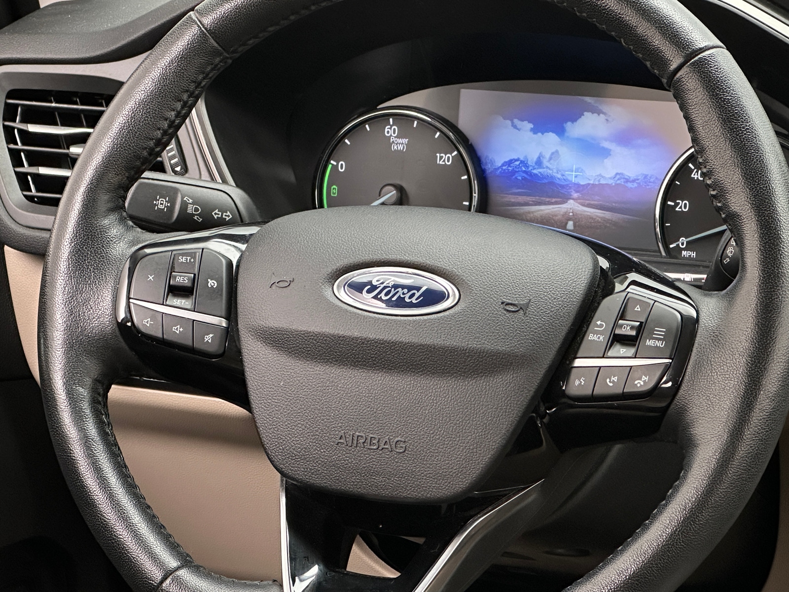 Thumbnail: 2021 Ford Escape - 4